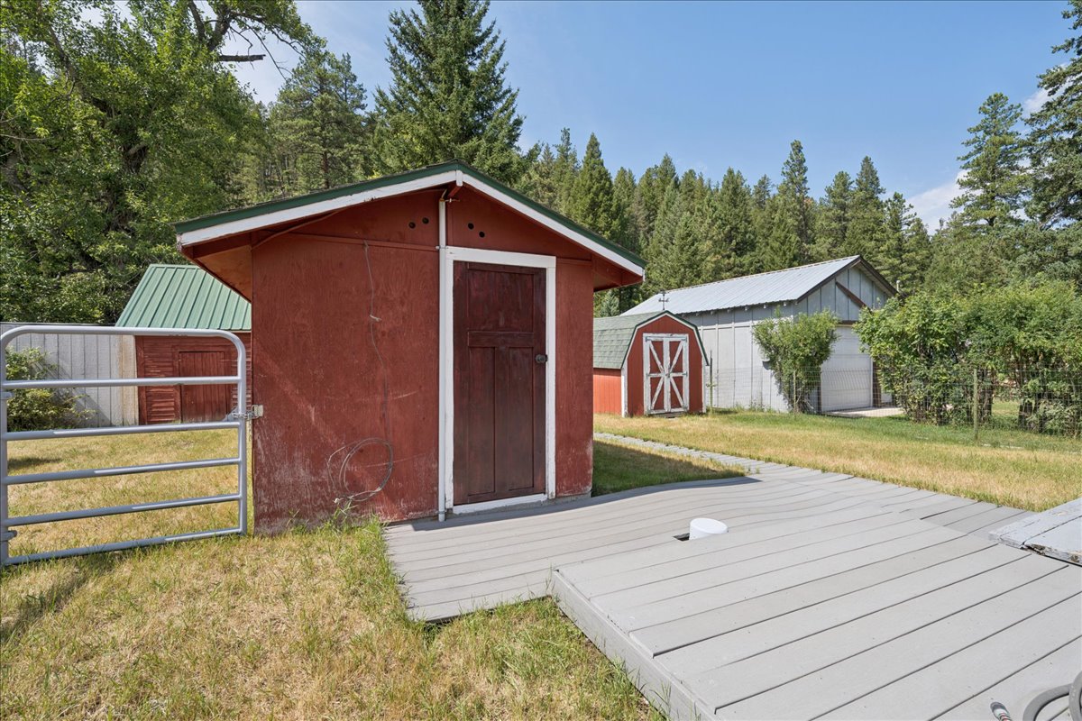 12 Cascade Avenue Property Photo 27