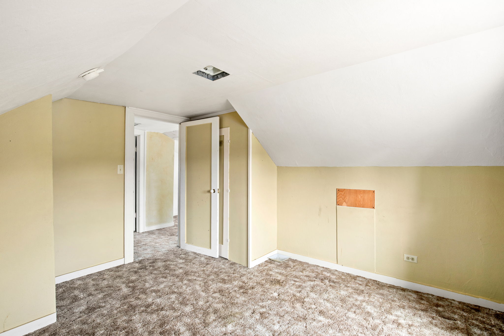 121 Central Avenue S Property Photo 22