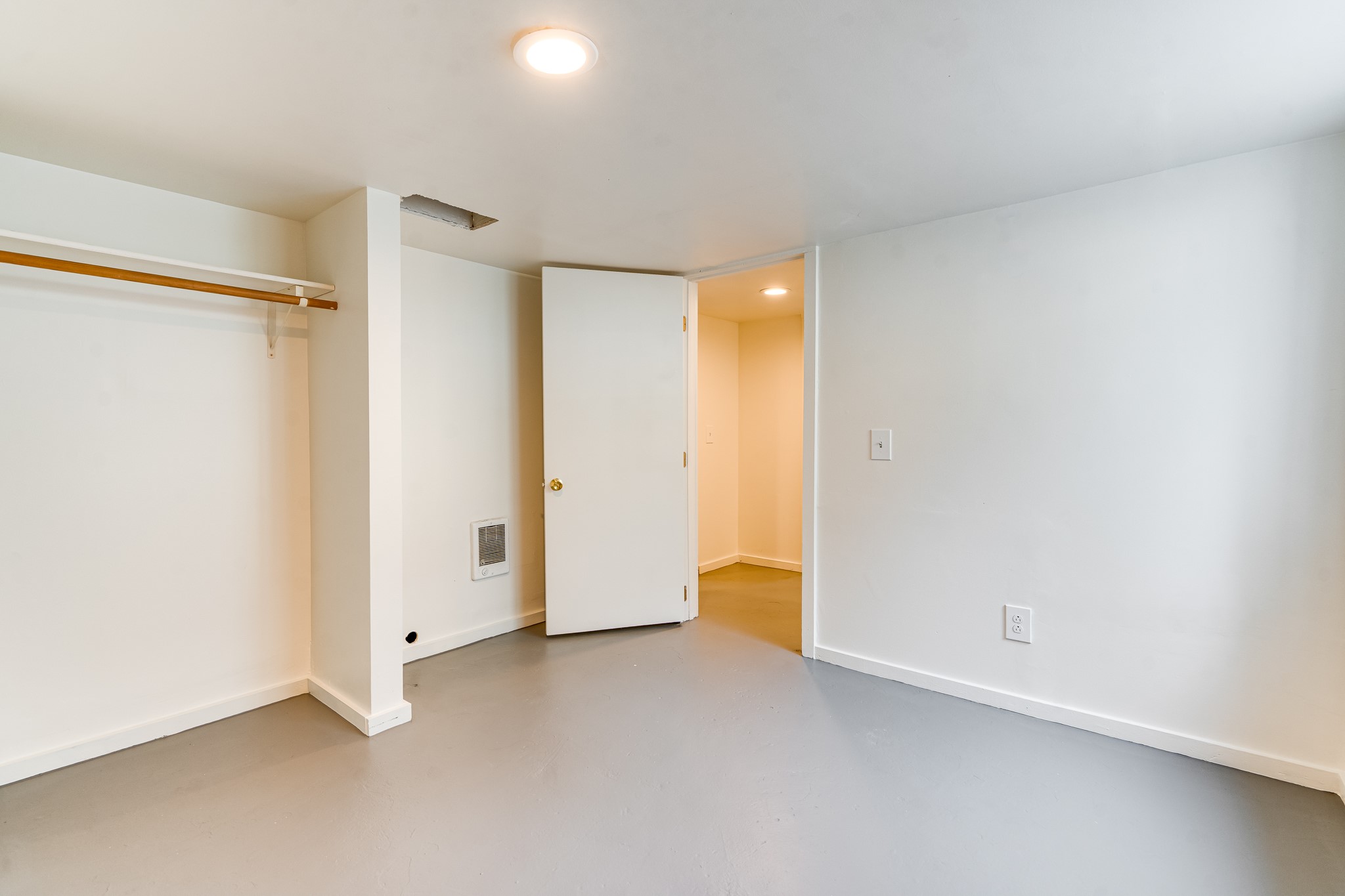 240 8th Avenue W Property Photo 37