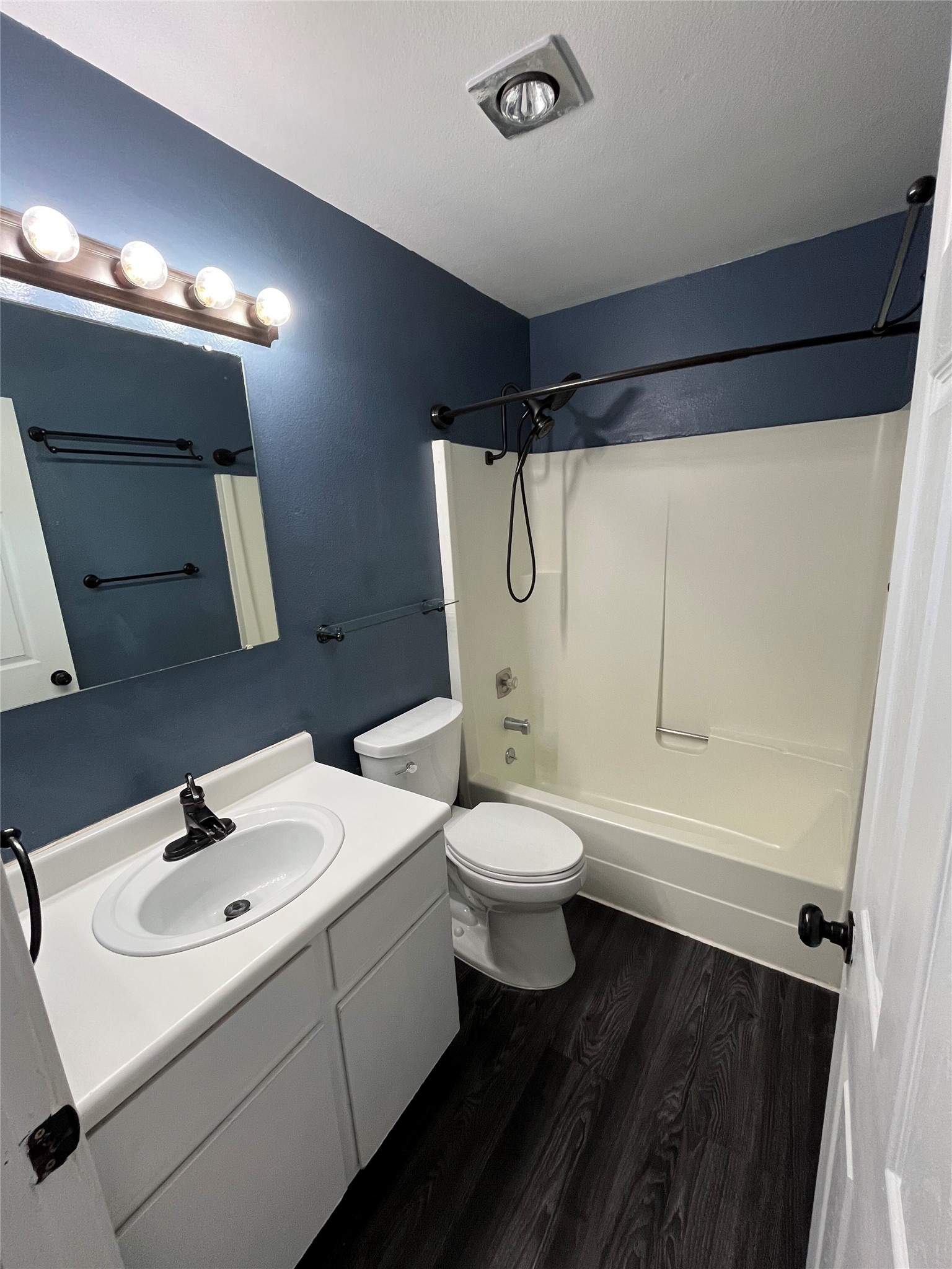 3811 Stephens Avenue 38 Property Photo 12