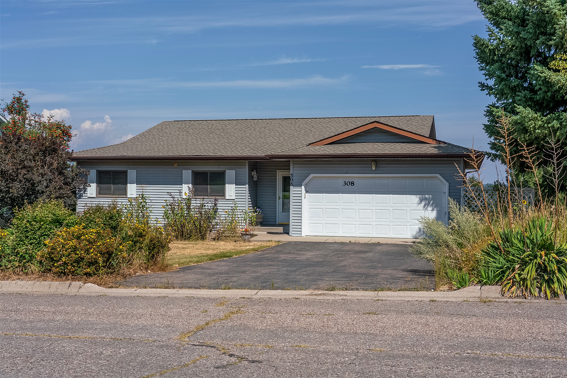 308 22nd Avenue W Property Photo 33