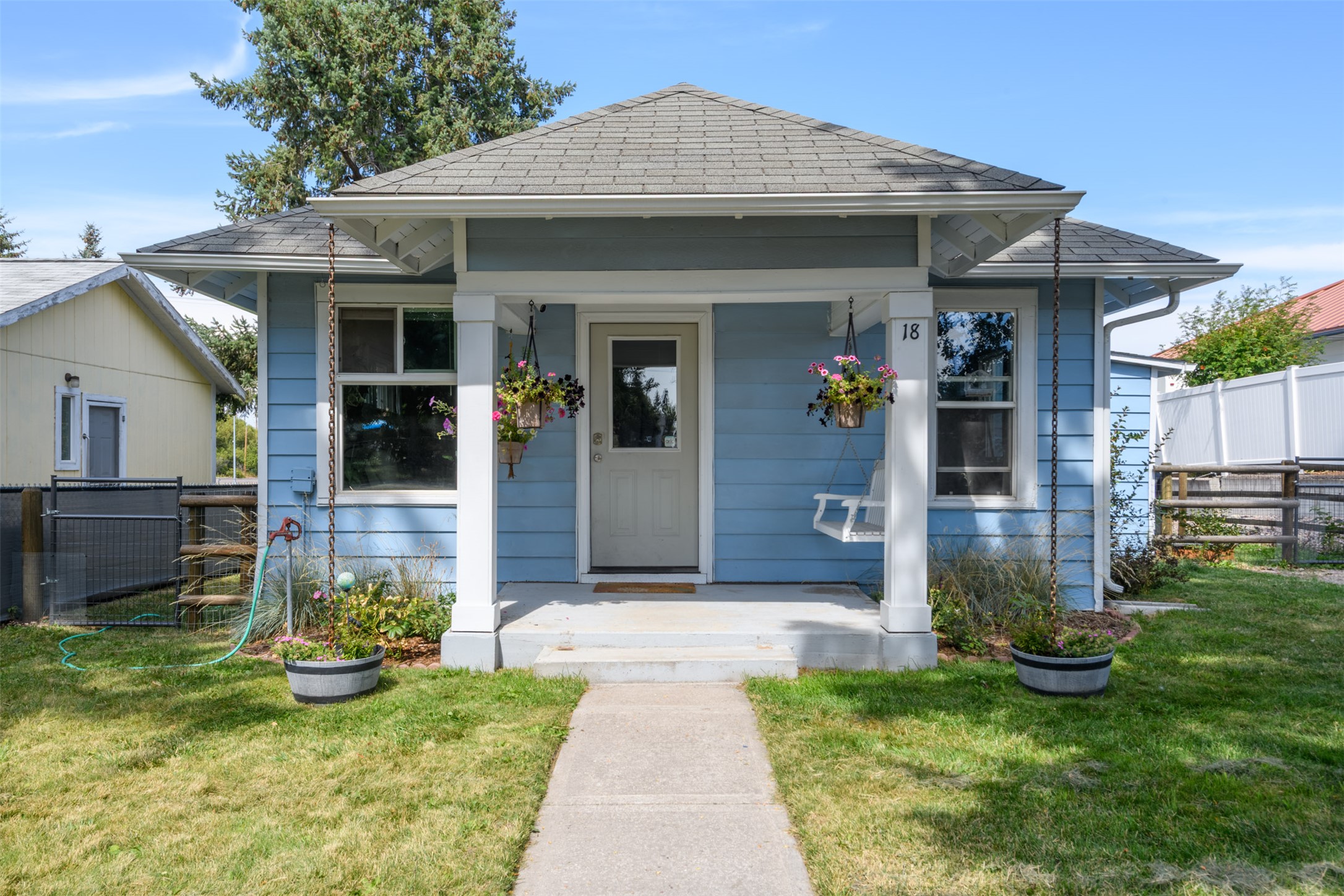 18 Buchanan Street Sw Property Photo 1