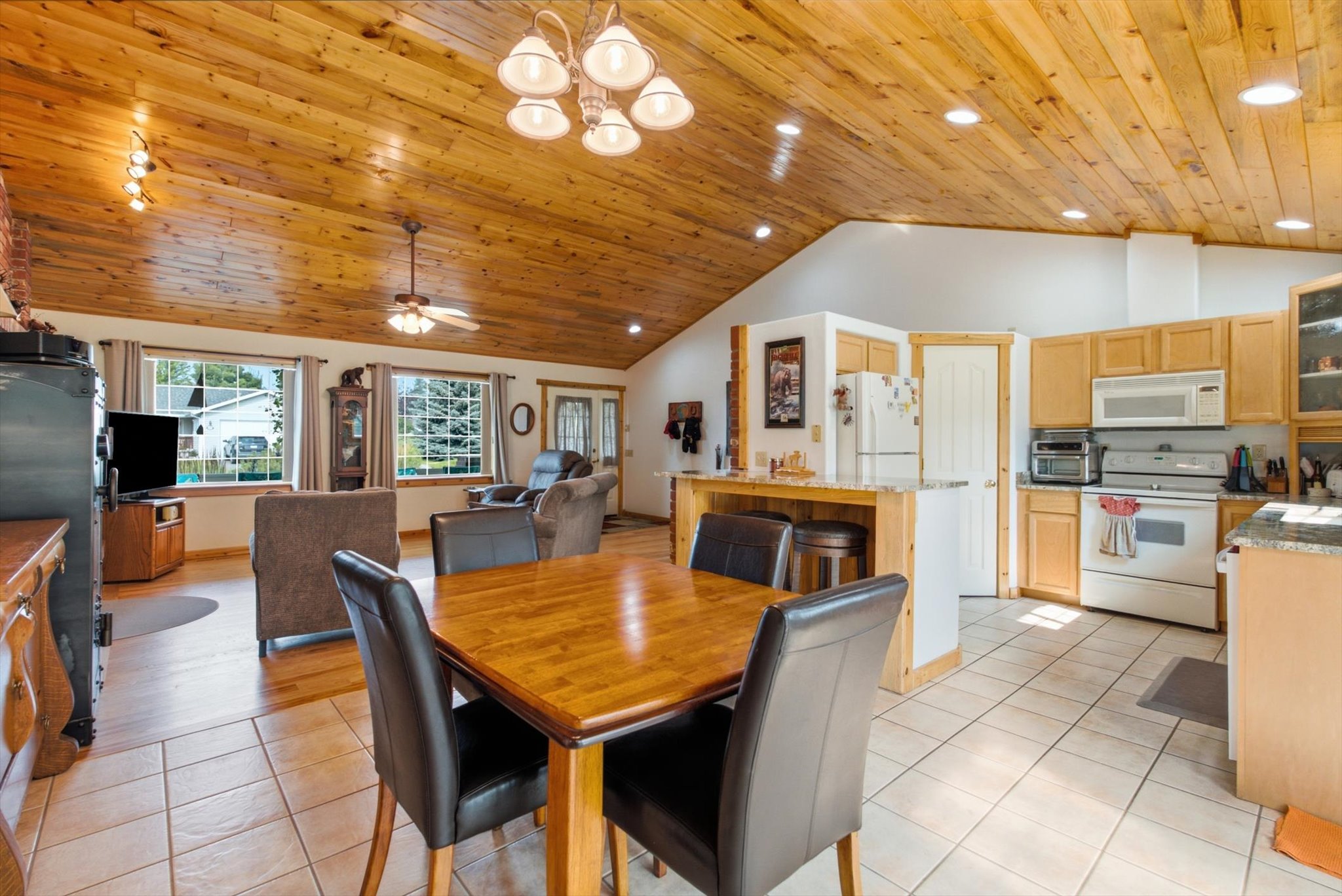655 Pebble Drive Property Photo 11