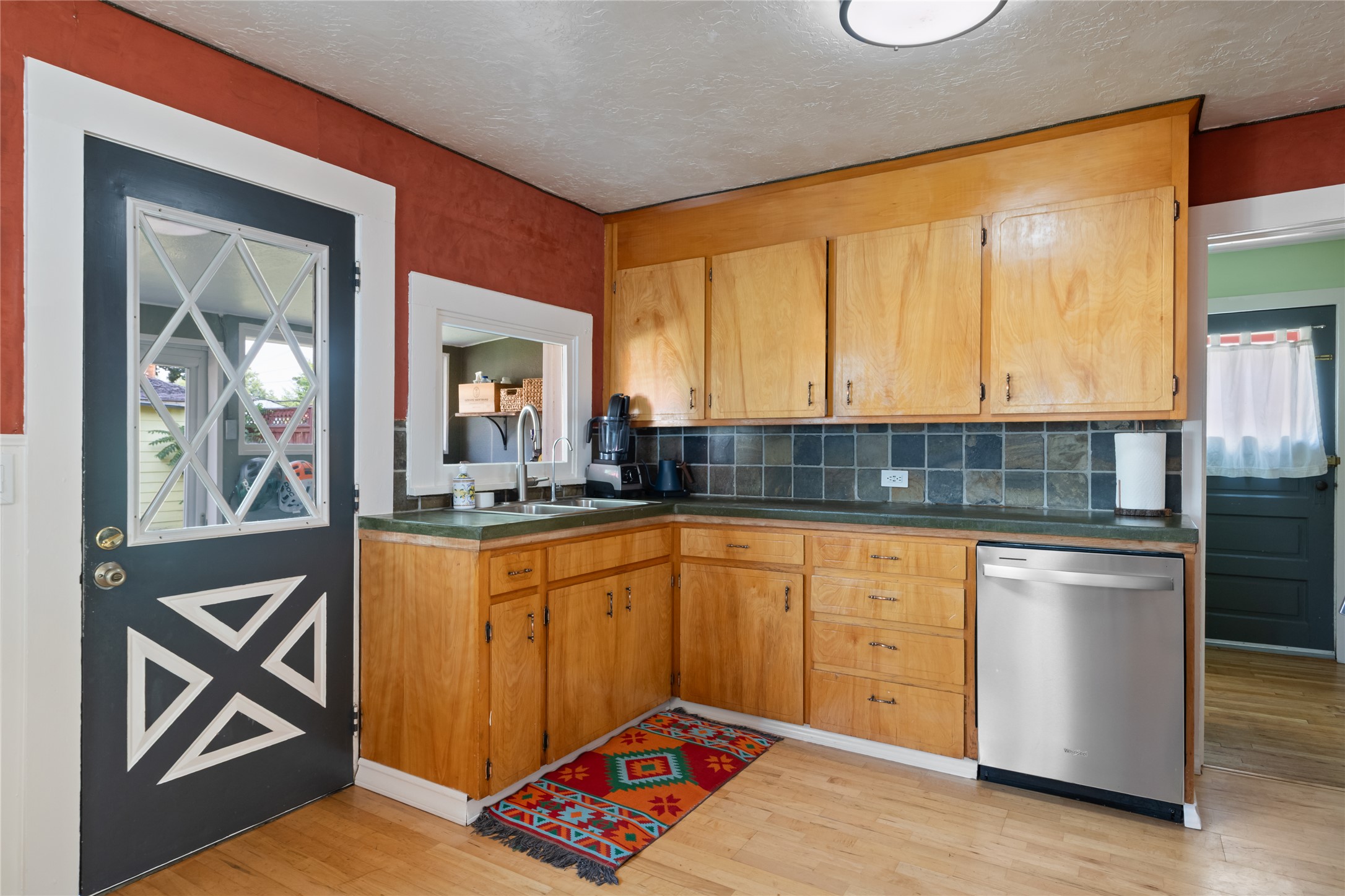 509 Brooks Street Property Photo 7