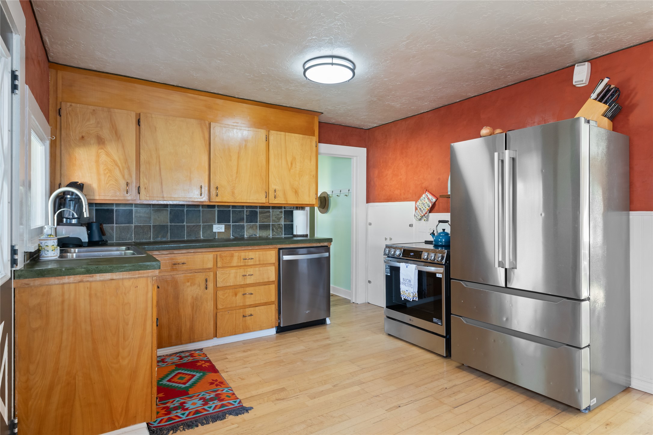 509 Brooks Street Property Photo 8