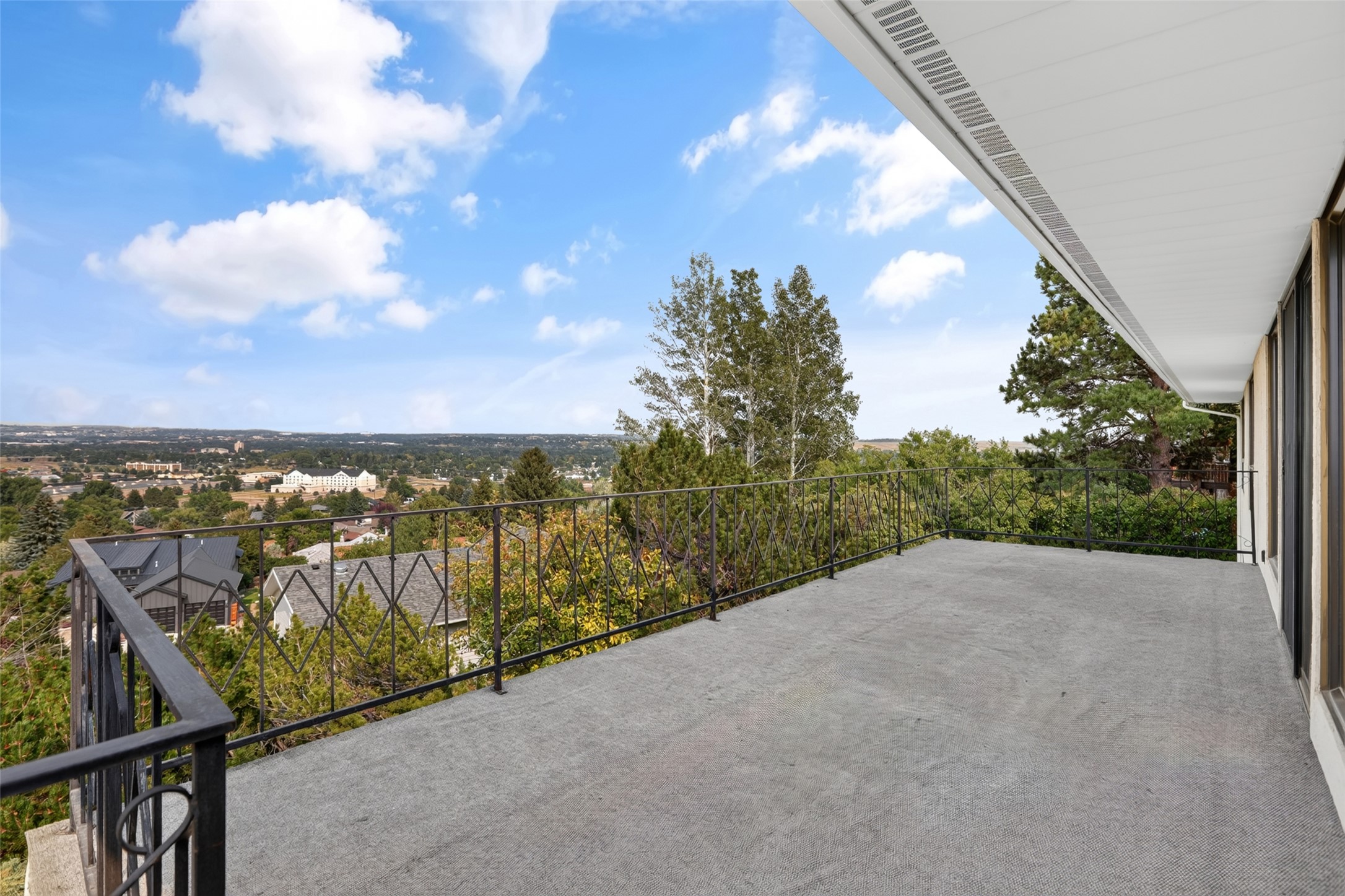 2725 Huckleberry Drive Property Photo 11