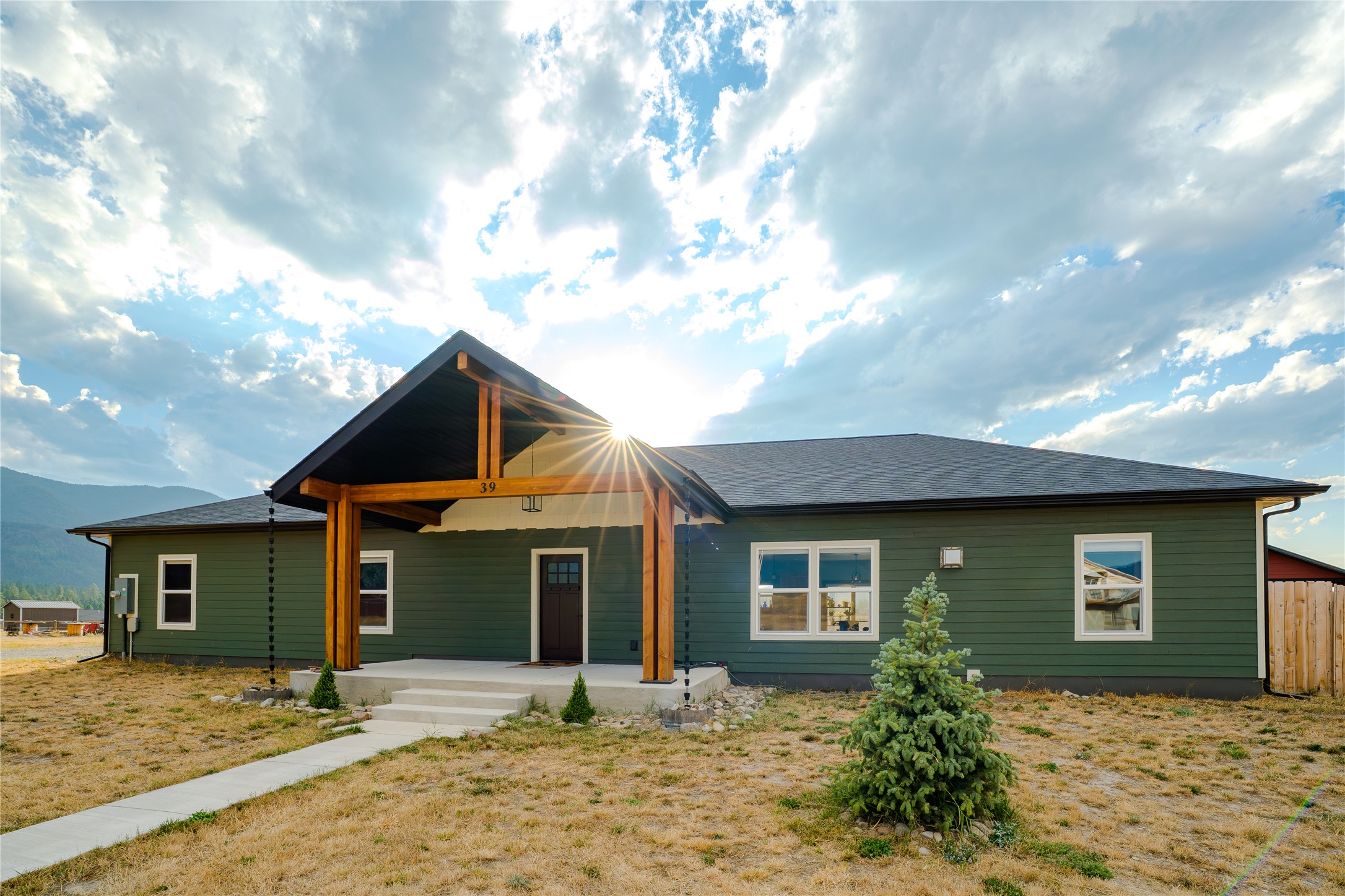 39 Lariat Loop Property Photo 1