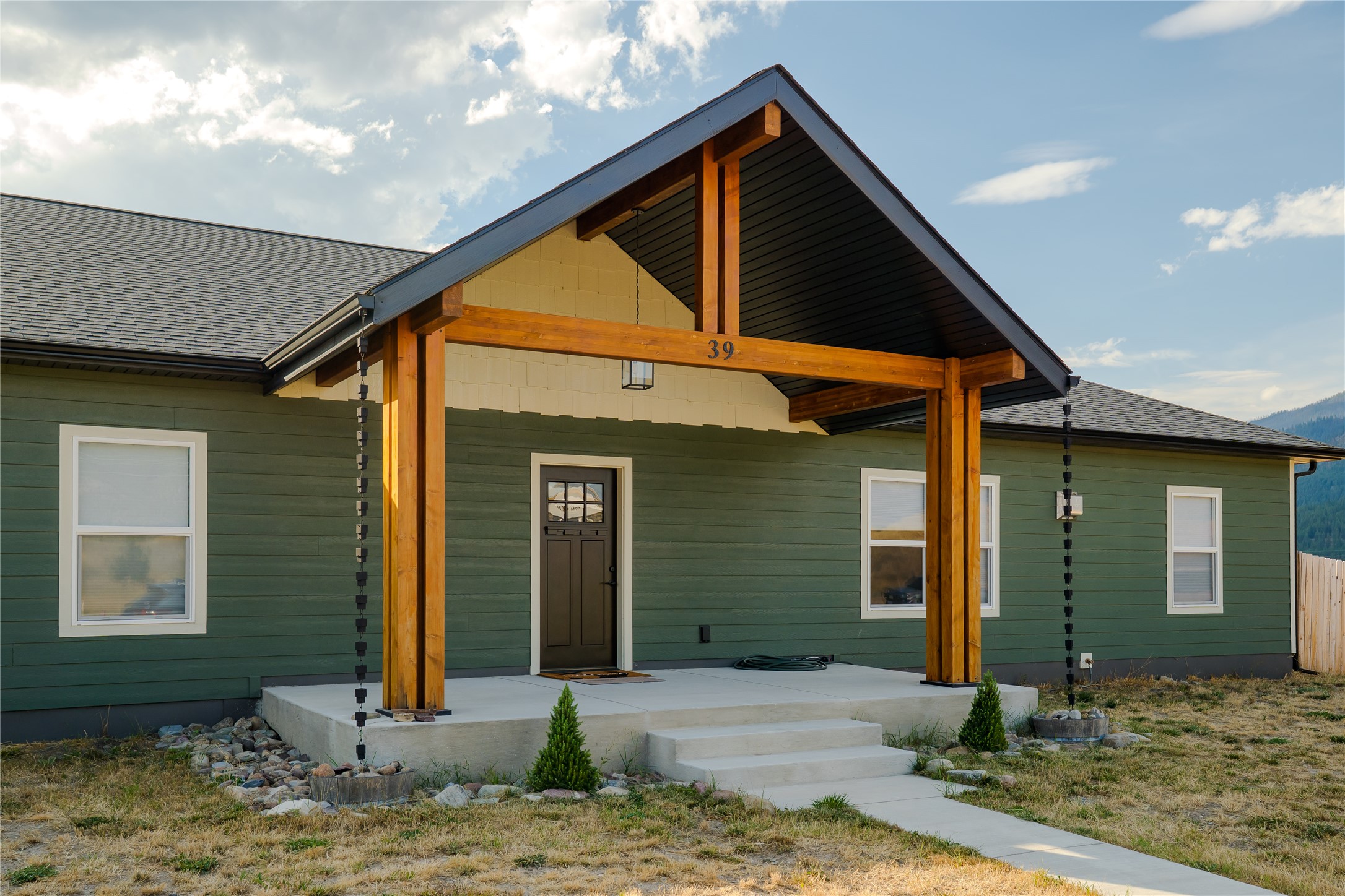 39 Lariat Loop Property Photo 5