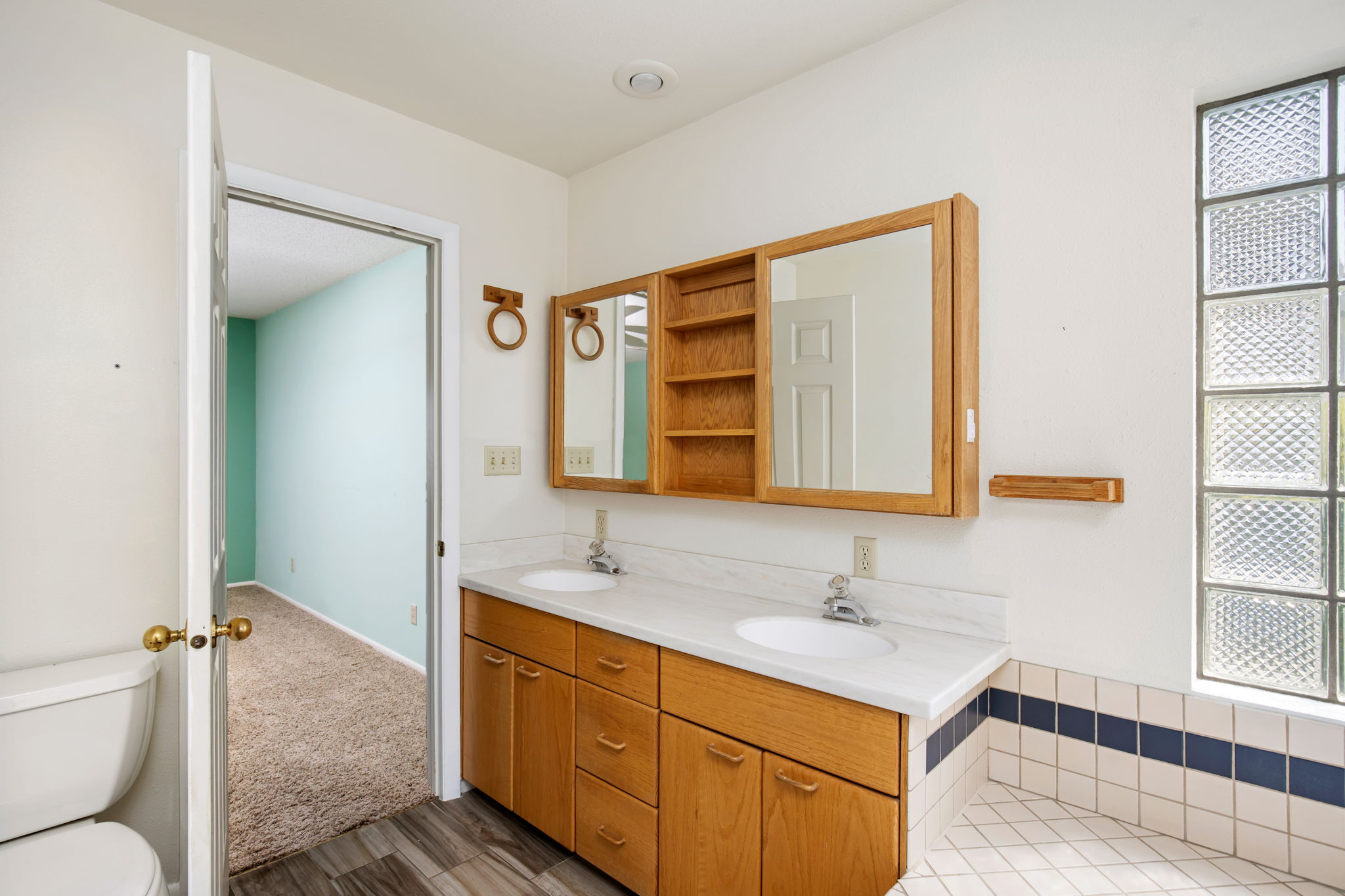 2729 Greenbriar Drive Property Photo 37