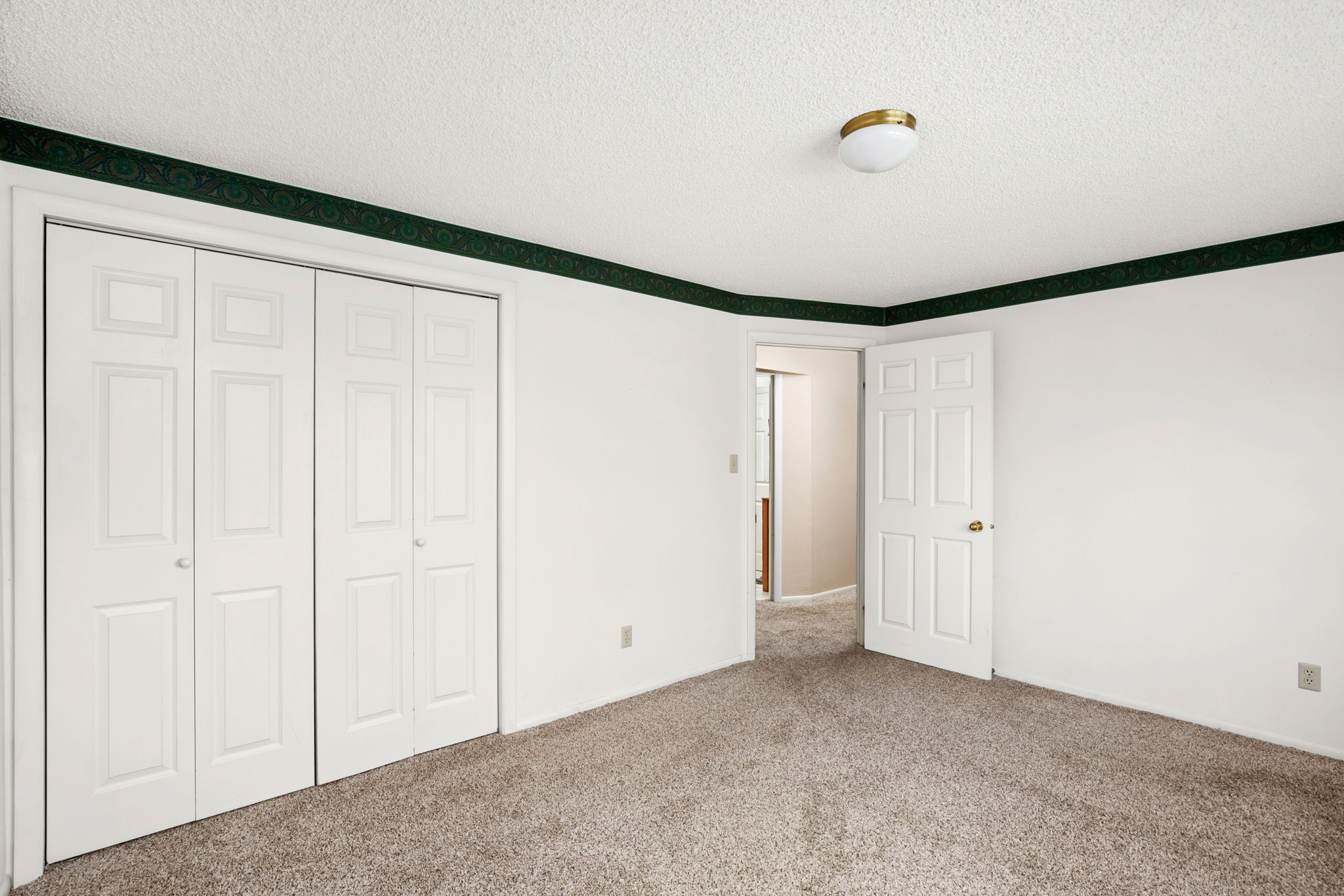 2729 Greenbriar Drive Property Photo 42
