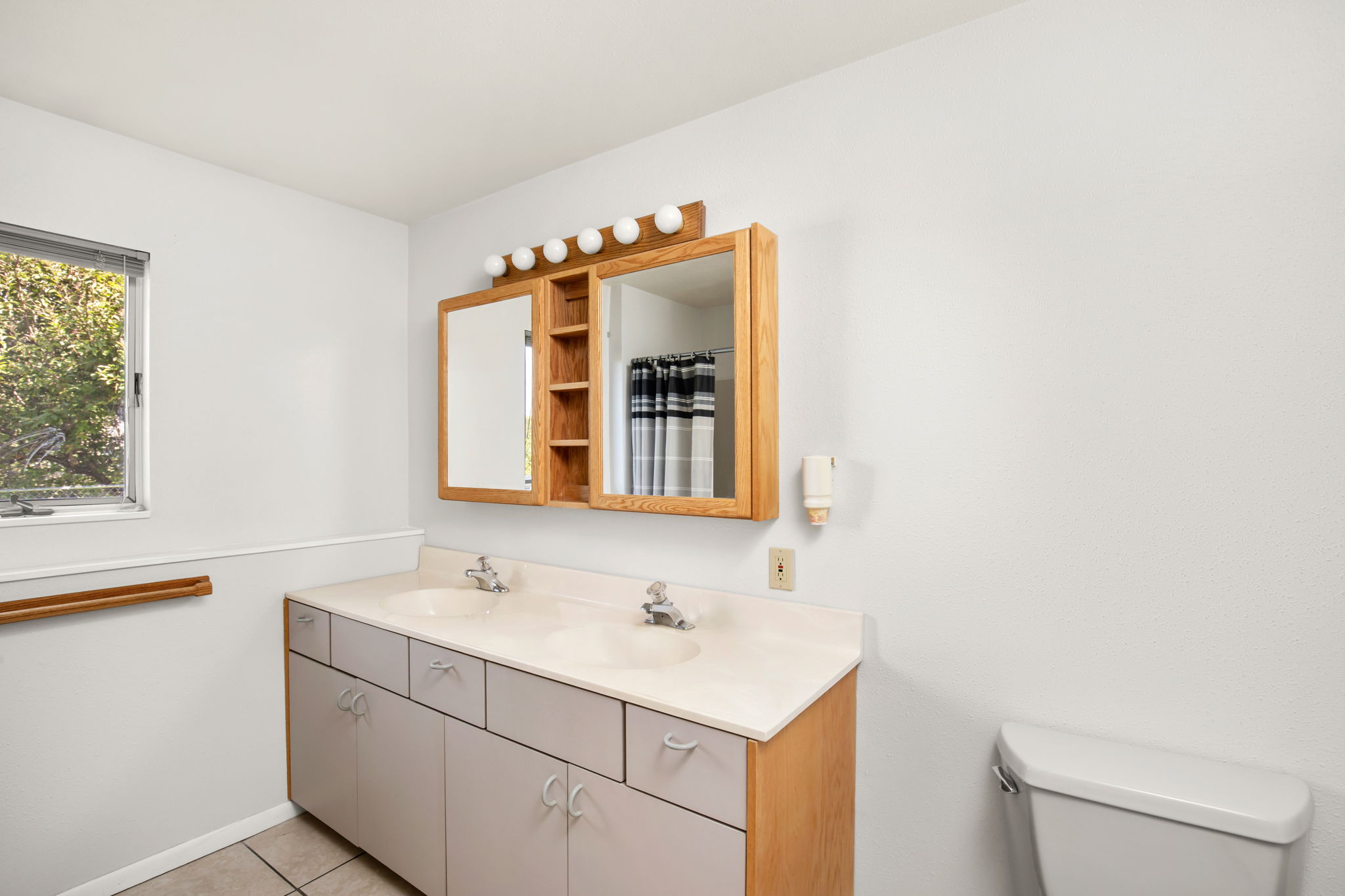 2729 Greenbriar Drive Property Photo 43