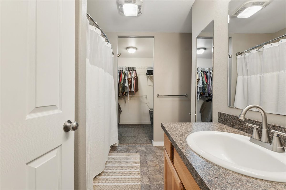 252 Empire Loop Property Photo 10