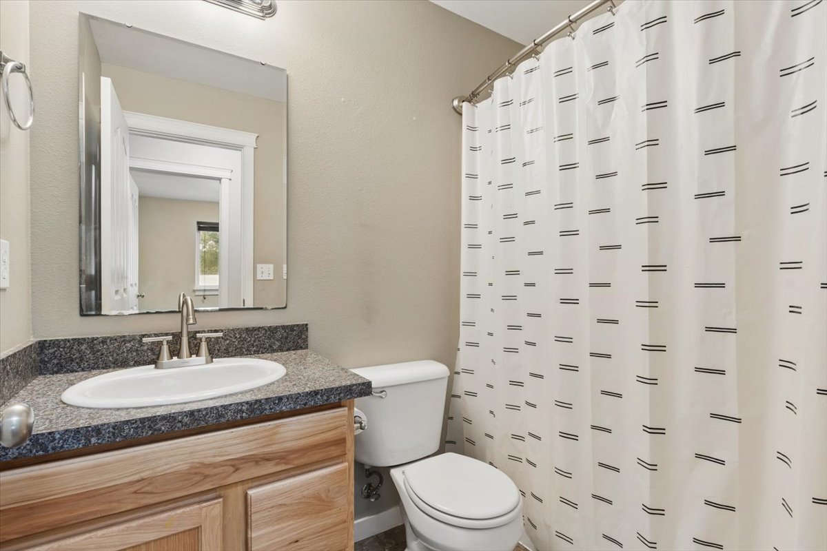 252 Empire Loop Property Photo 12
