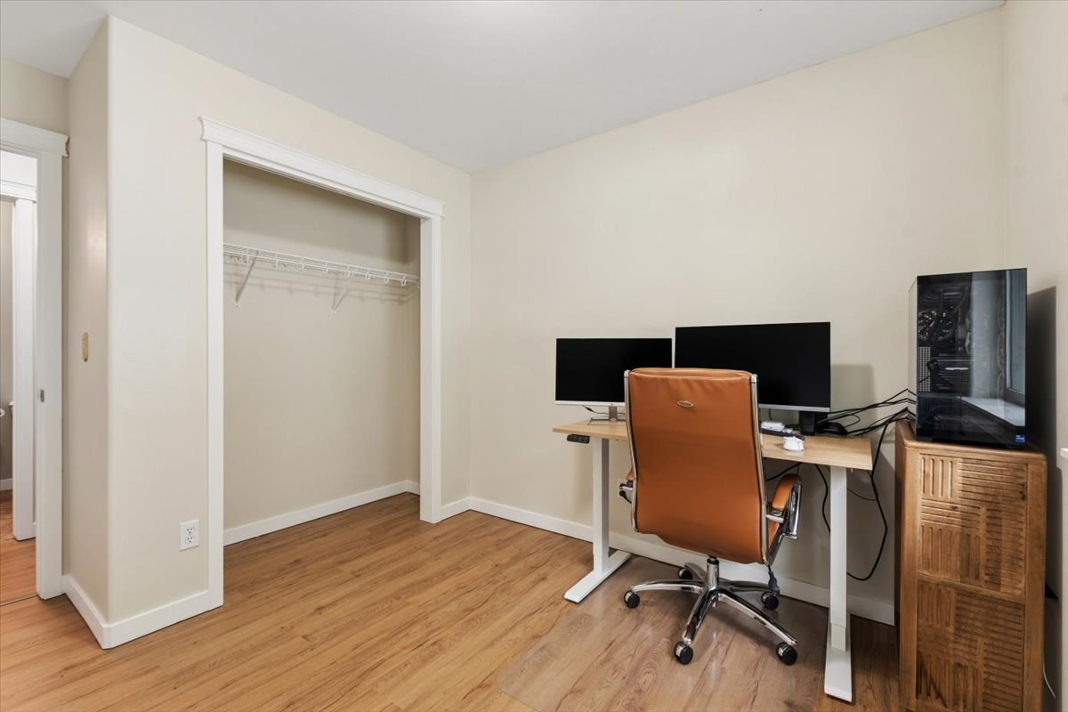 252 Empire Loop Property Photo 14