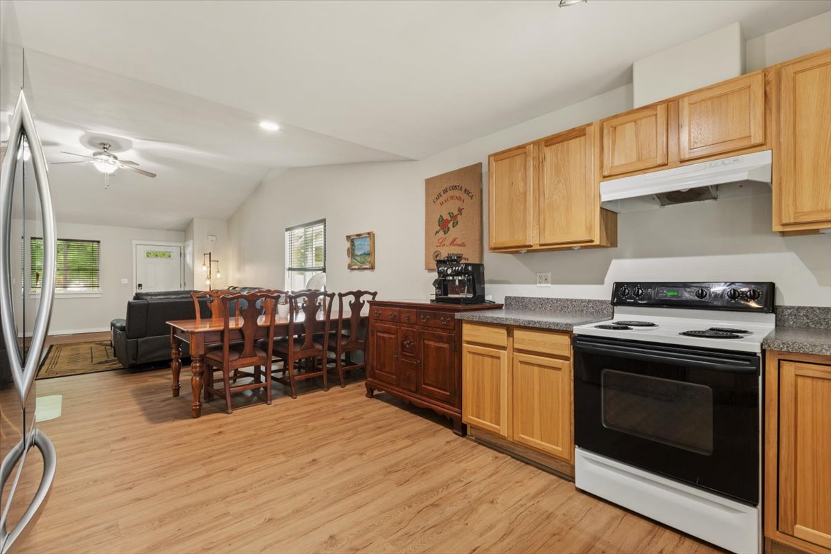 252 Empire Loop Property Photo 17