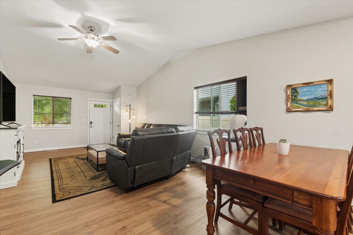 252 Empire Loop Property Photo 18