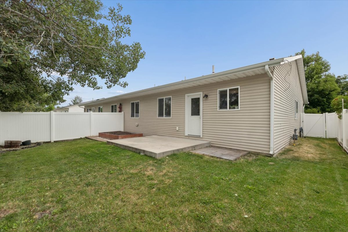 252 Empire Loop Property Photo 27