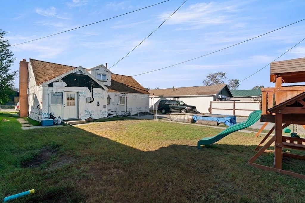 1335 Sampson Street Property Photo 1