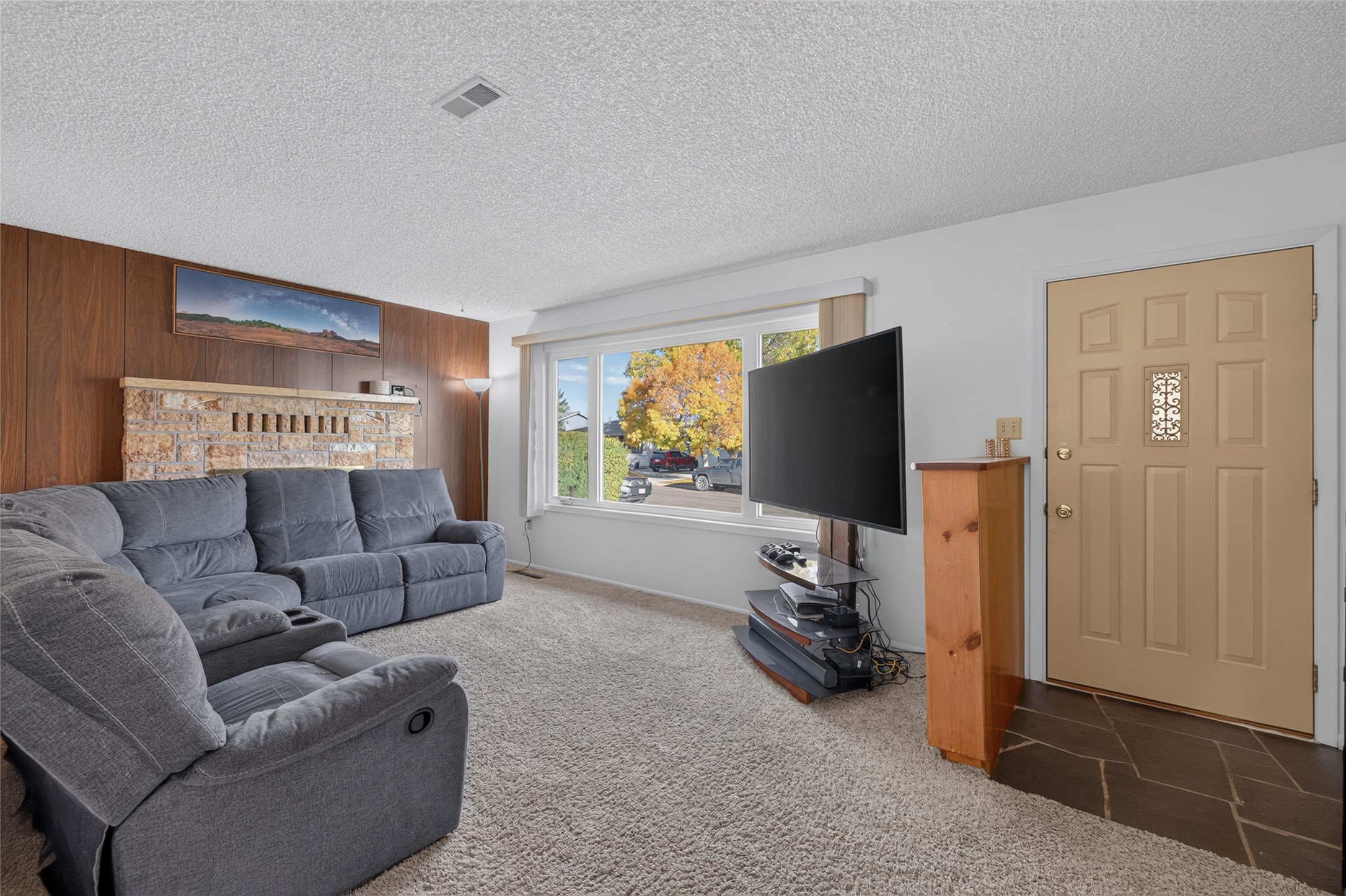 723 Cherry Avenue Property Photo 3