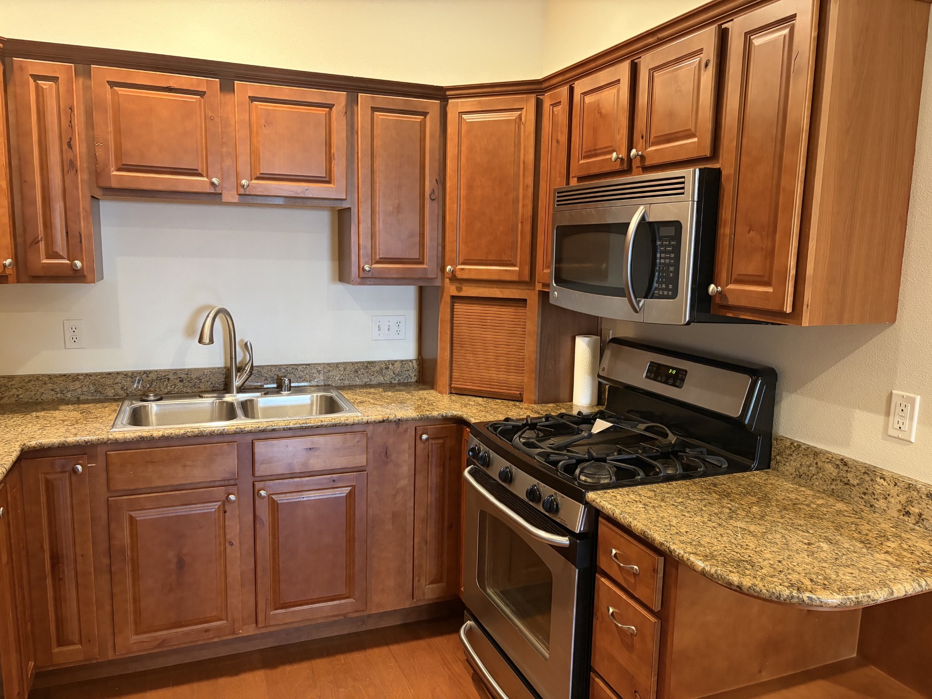 502 Silverleaf Drive Property Photo 3