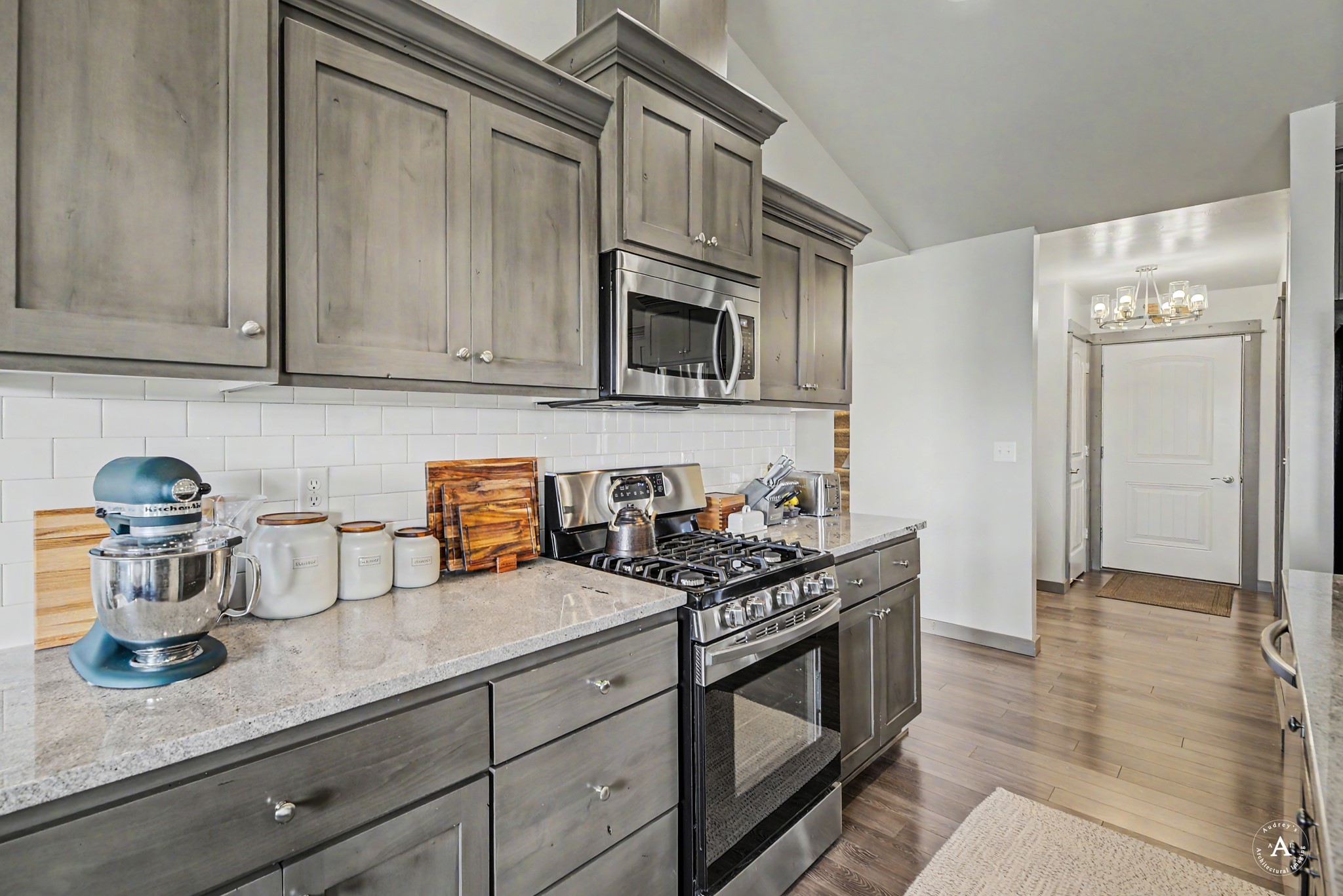 4245 Berkshire Road Property Photo 8