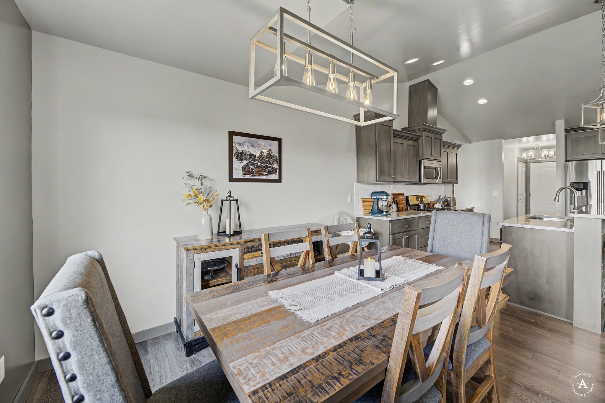 4245 Berkshire Road Property Photo 11