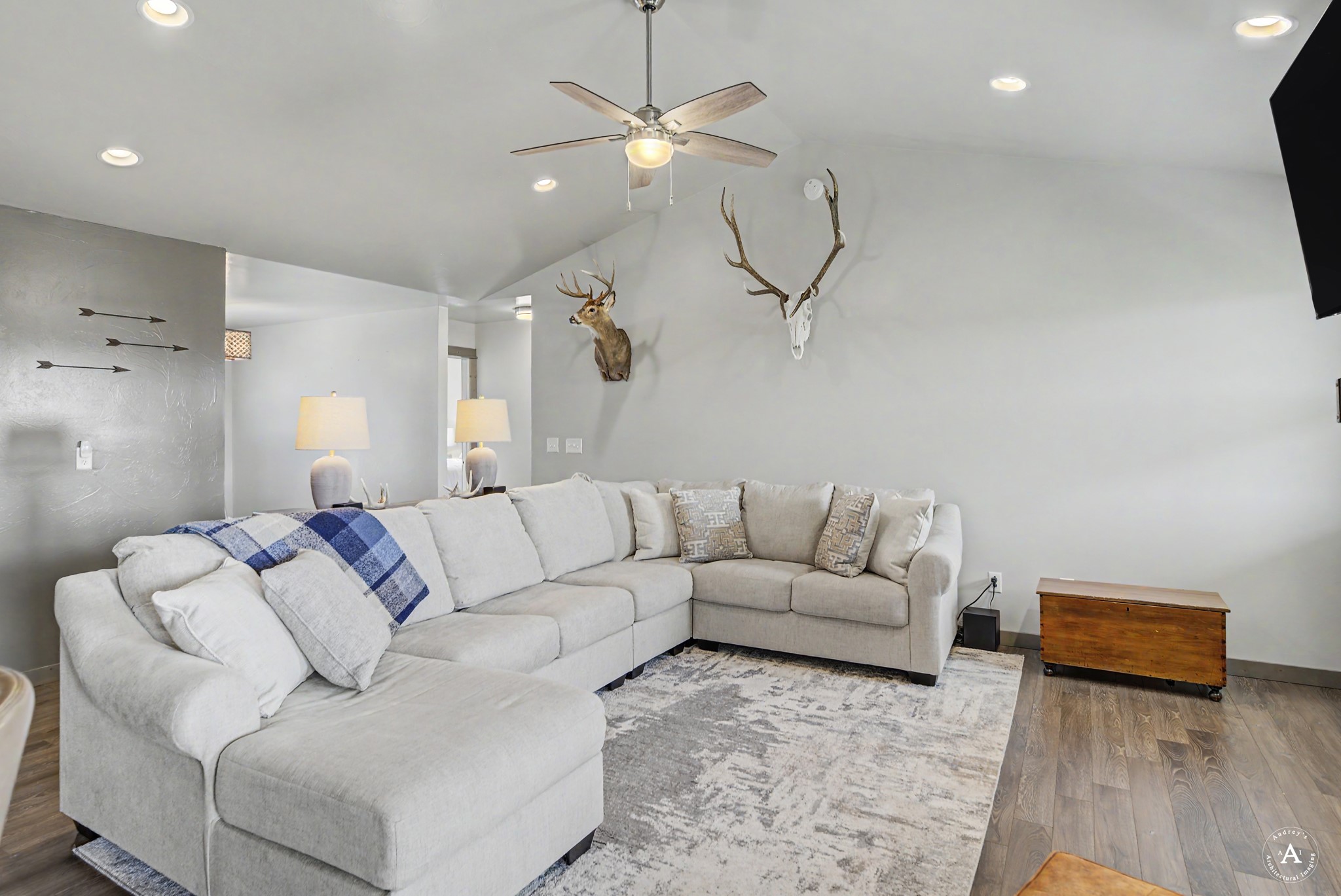 4245 Berkshire Road Property Photo 13