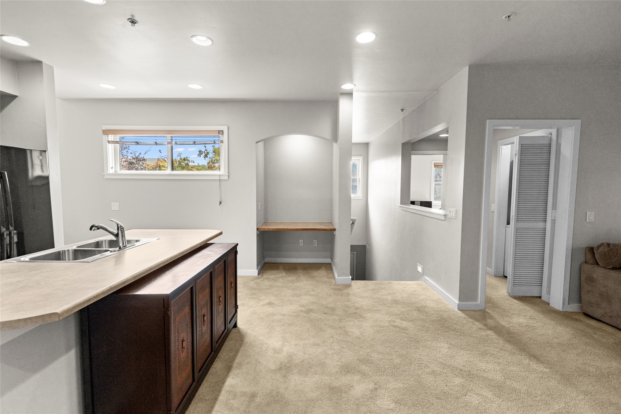 6300 Locarno Drive C Property Photo 7