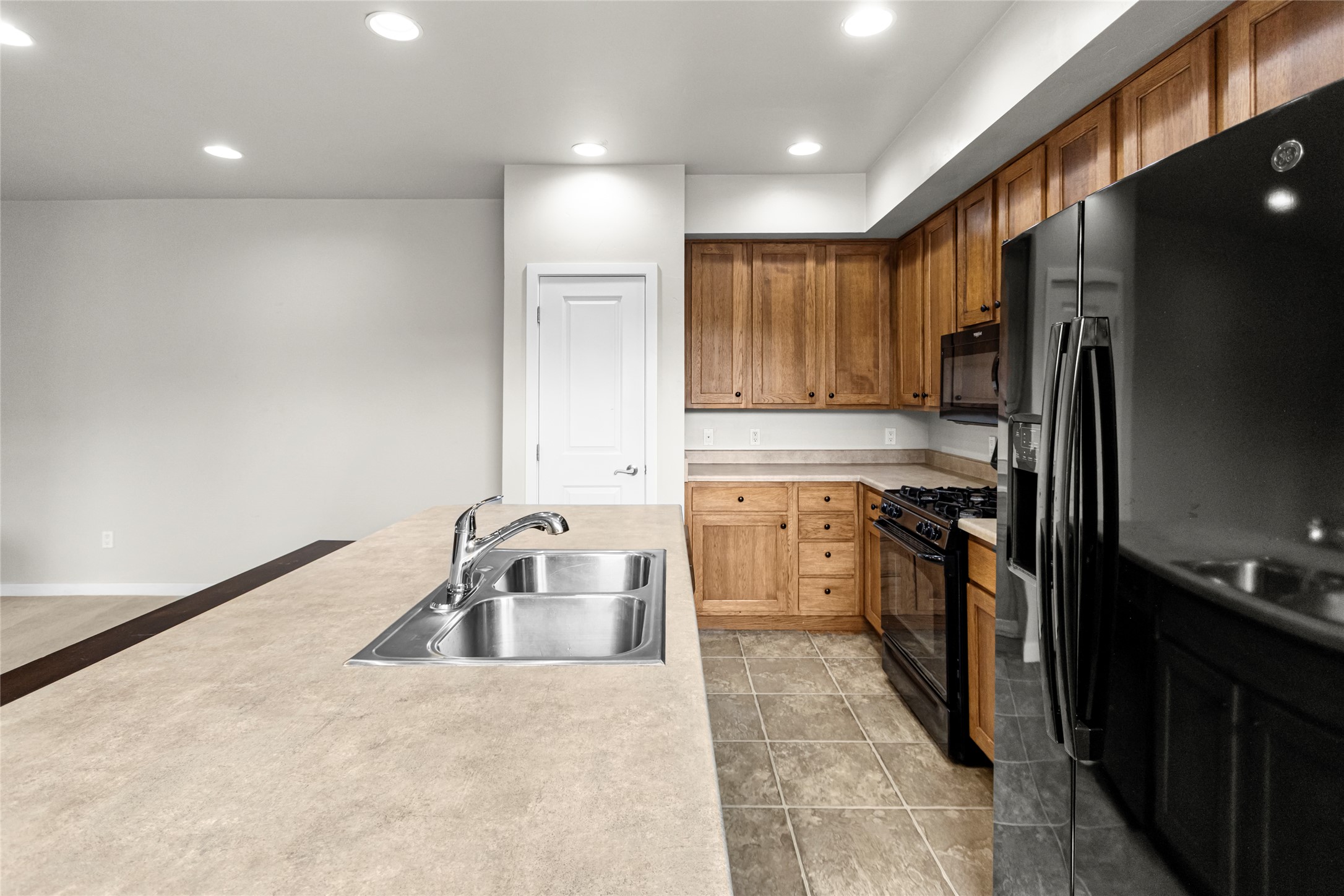 6300 Locarno Drive C Property Photo 8