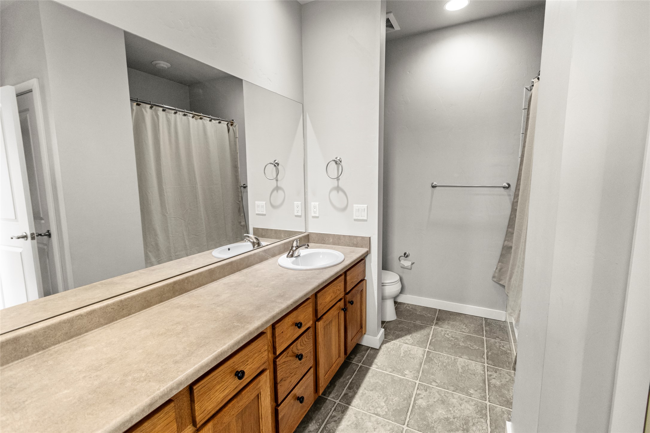 6300 Locarno Drive C Property Photo 22