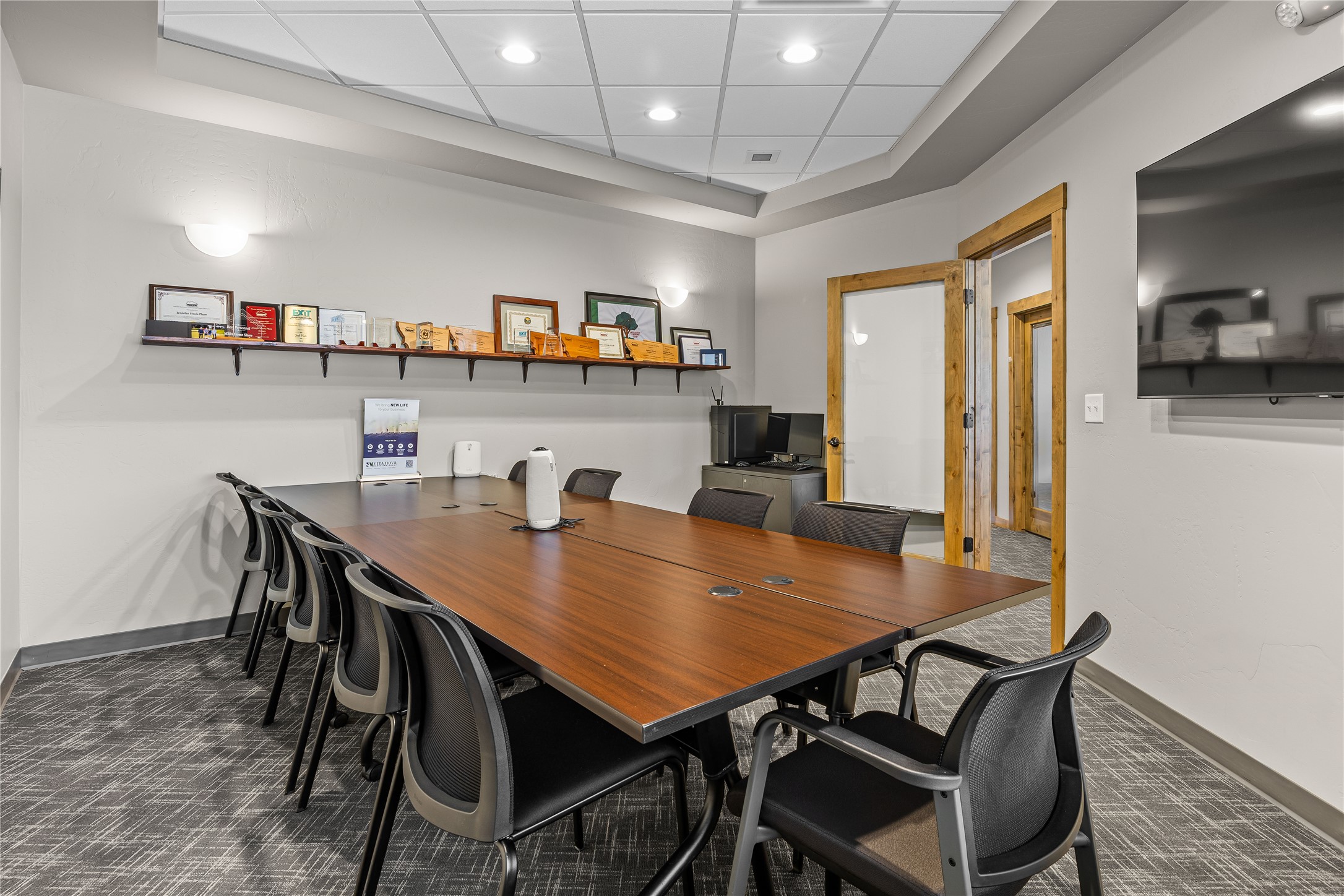 425 N 5th Street W Property Photo 9