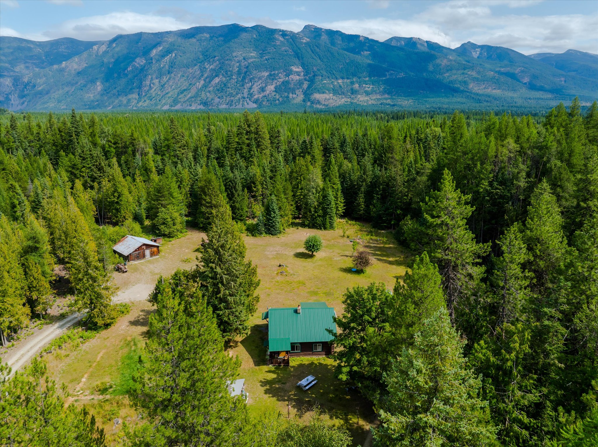 1041 Kern Road Property Photo 4