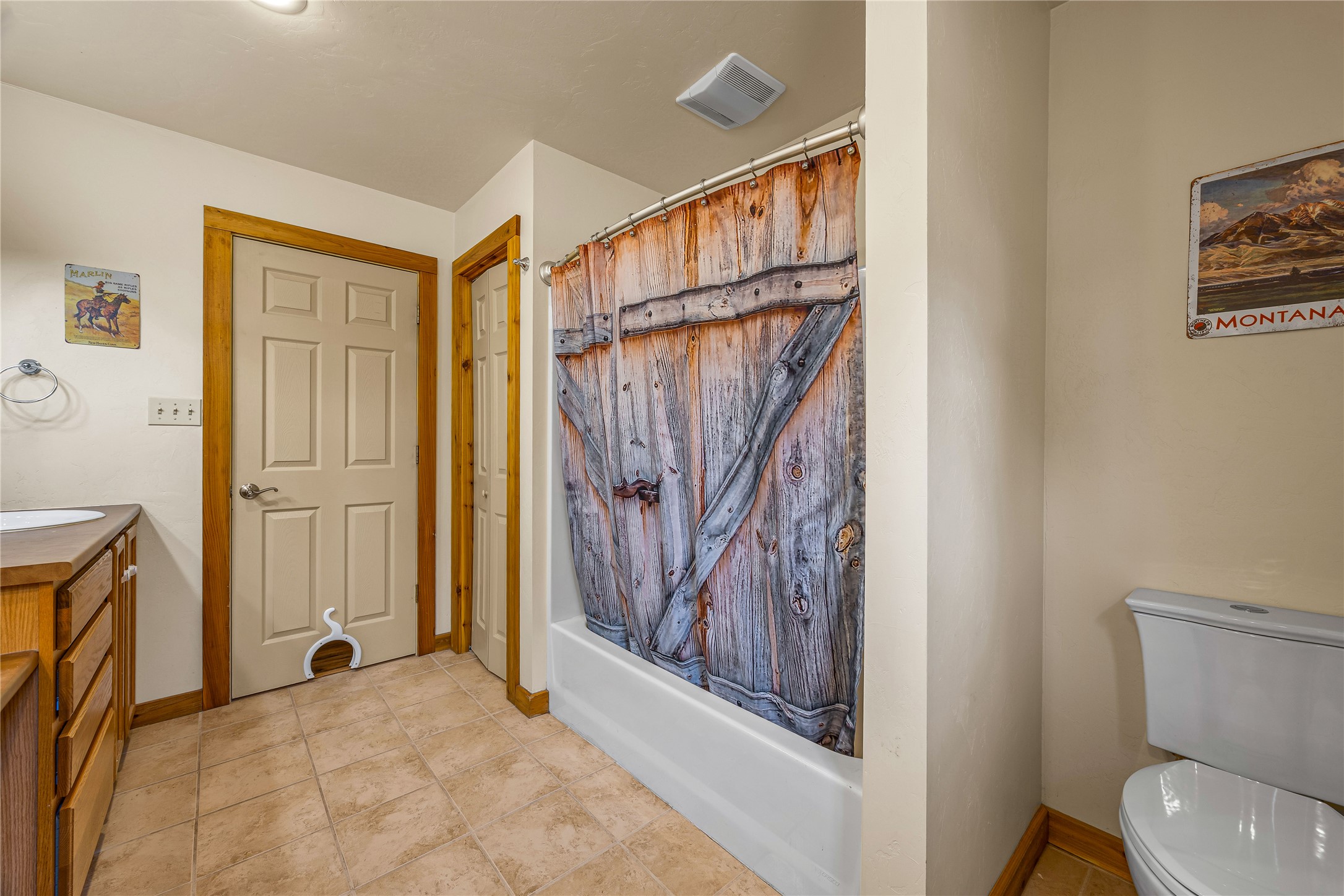 4064 Larkspur Lane Property Photo 15