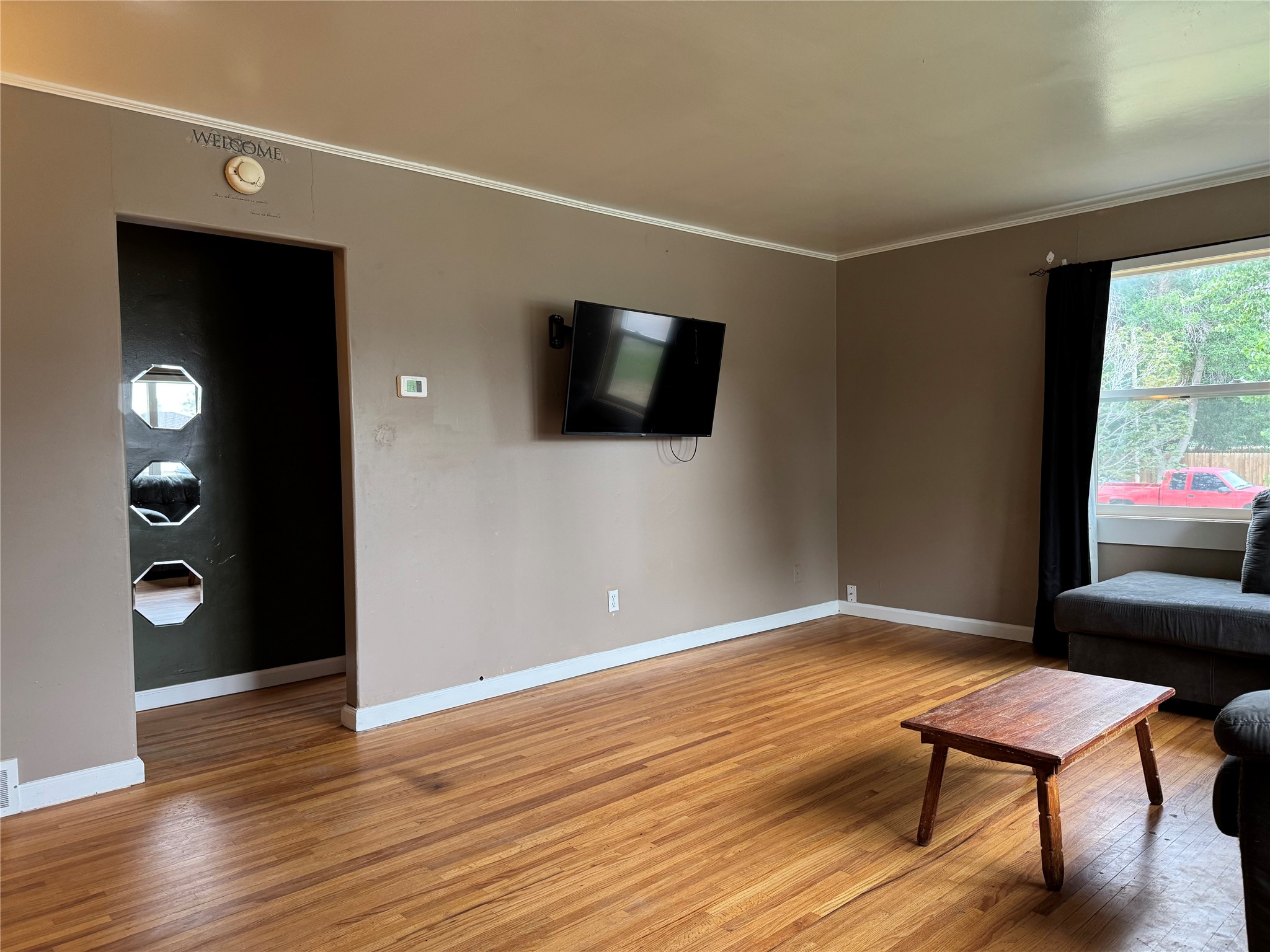 2304 8th Avenue N Property Photo 3