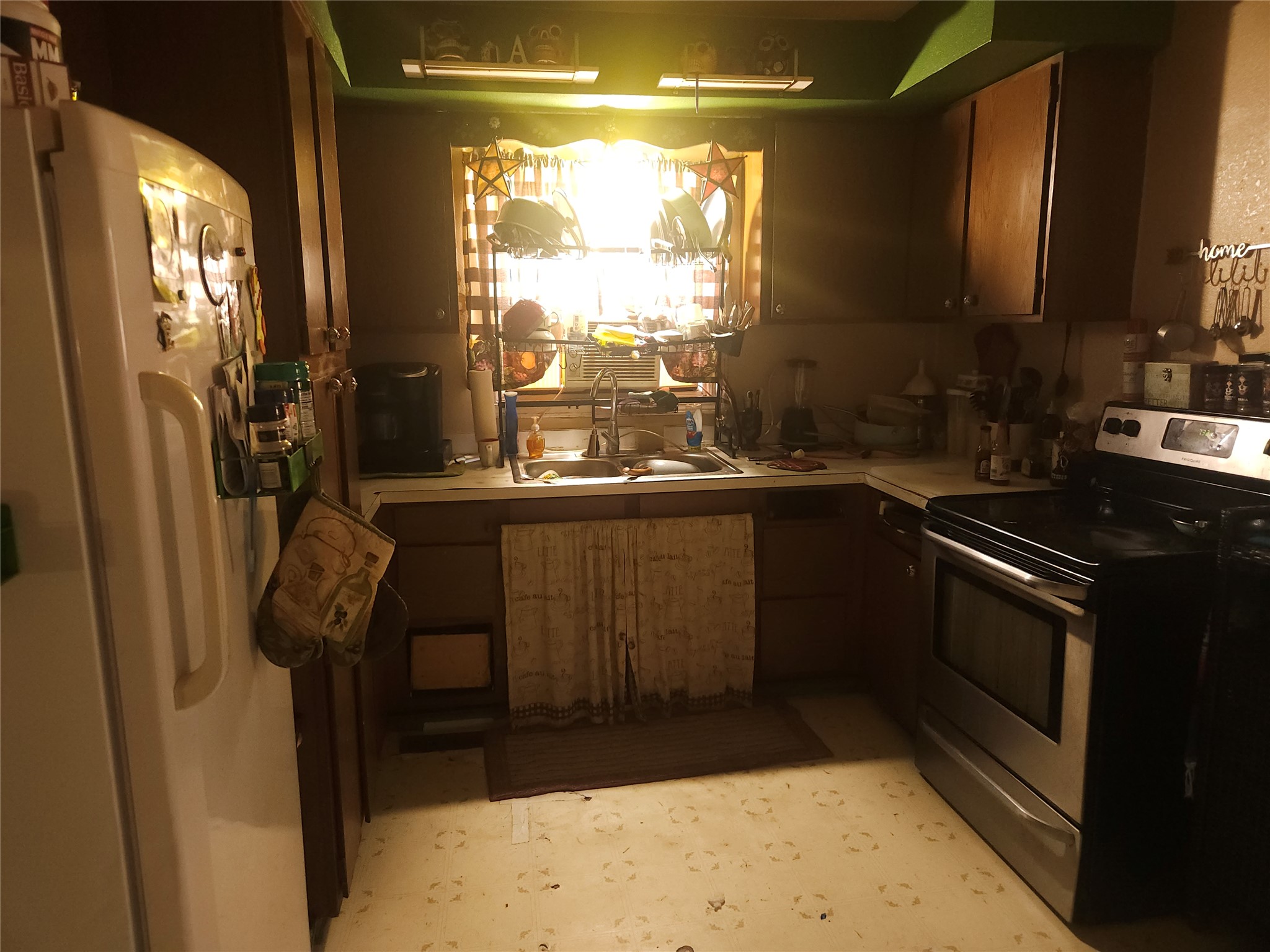 106 7th Avenue W Property Photo 2