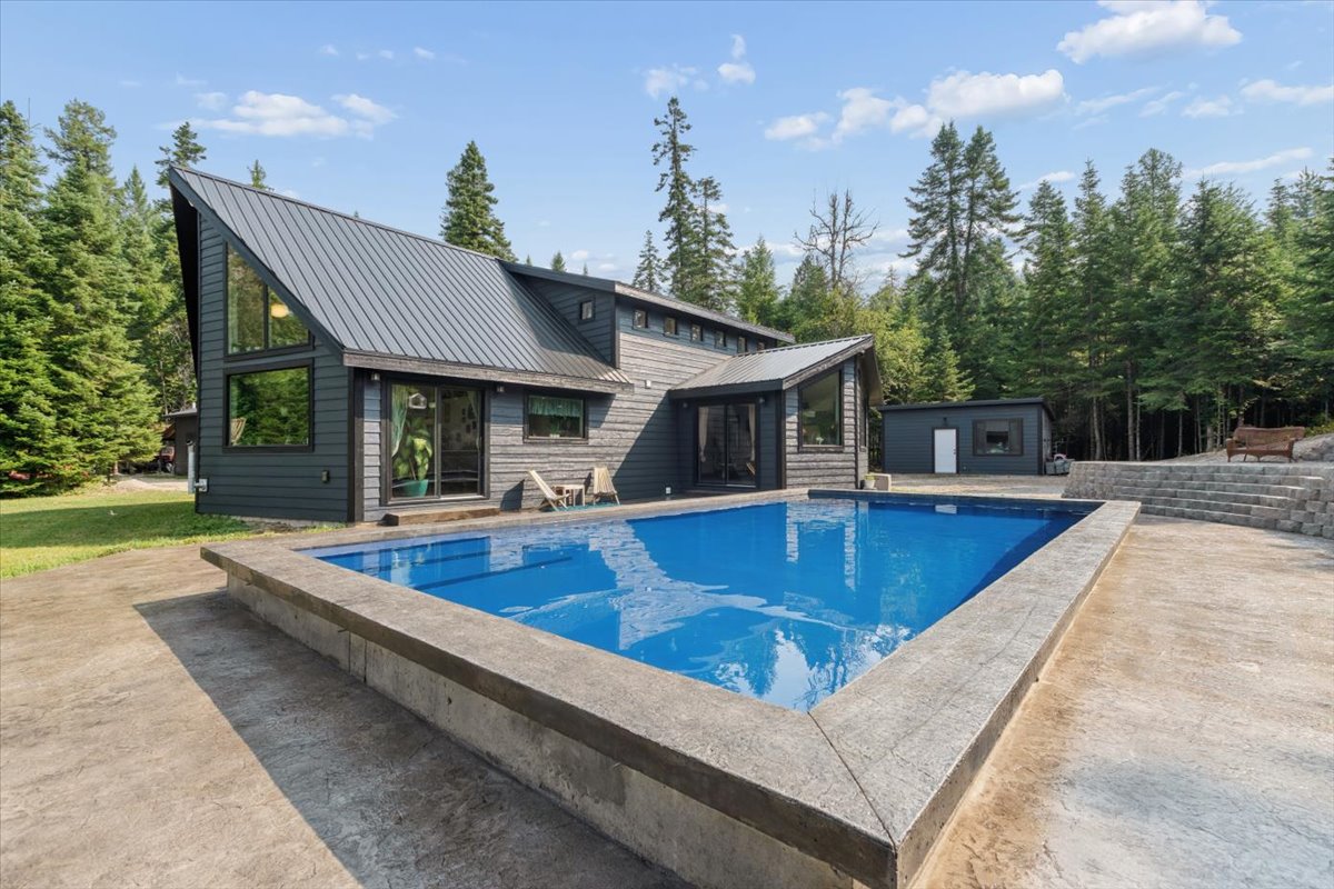 2034 Foothill Road Property Photo 1