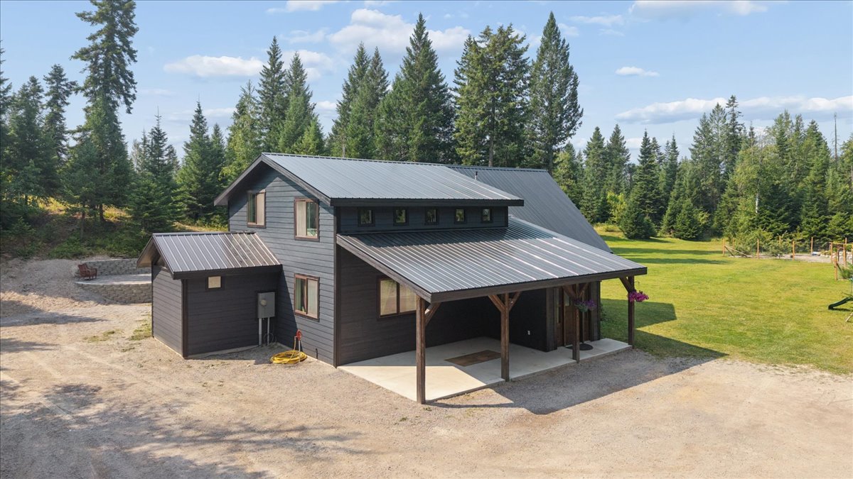 2034 Foothill Road Property Photo 2