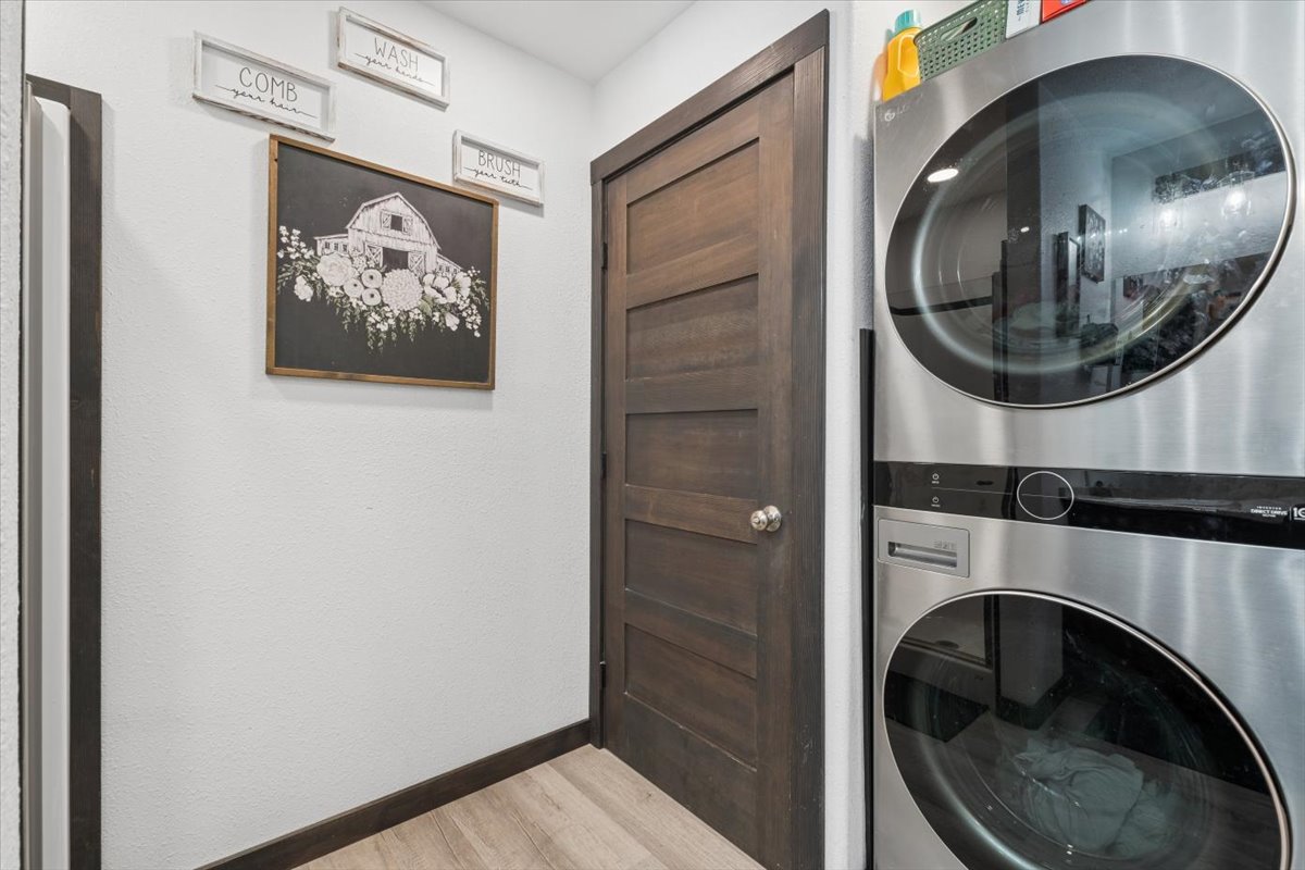 2034 Foothill Road Property Photo 22