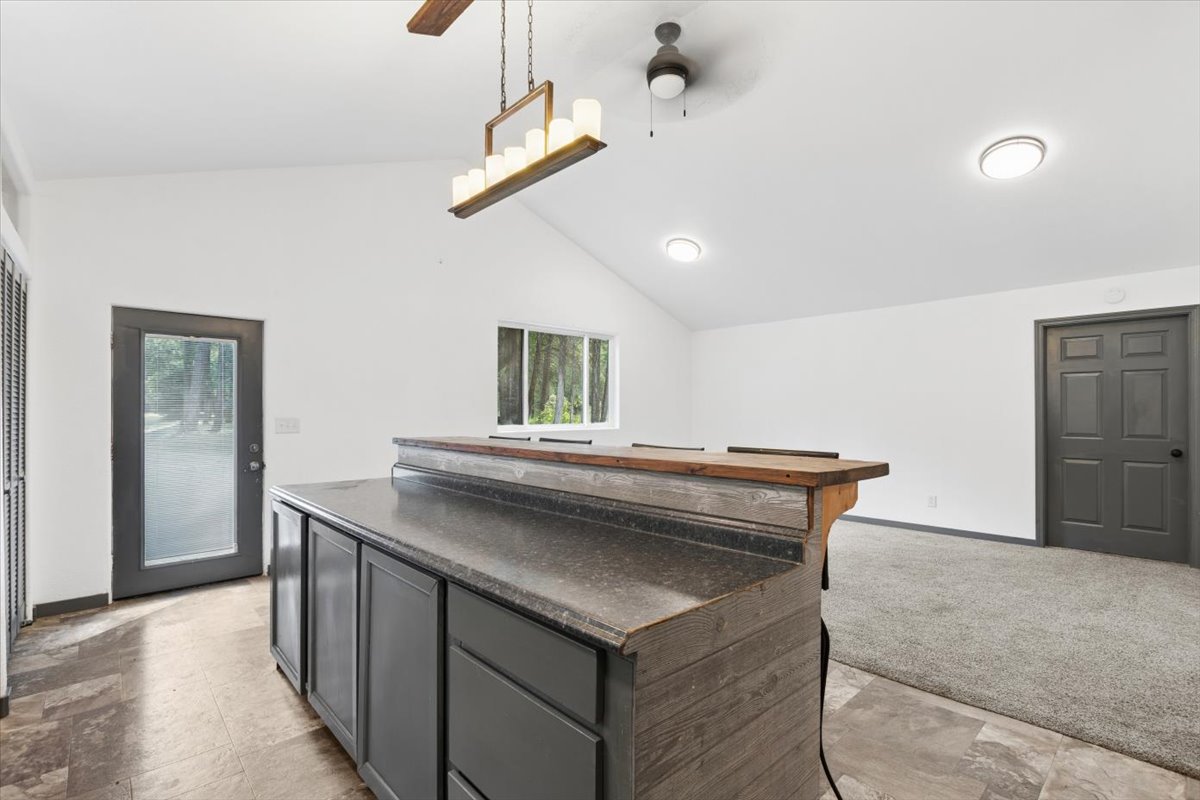 2034 Foothill Road Property Photo 38