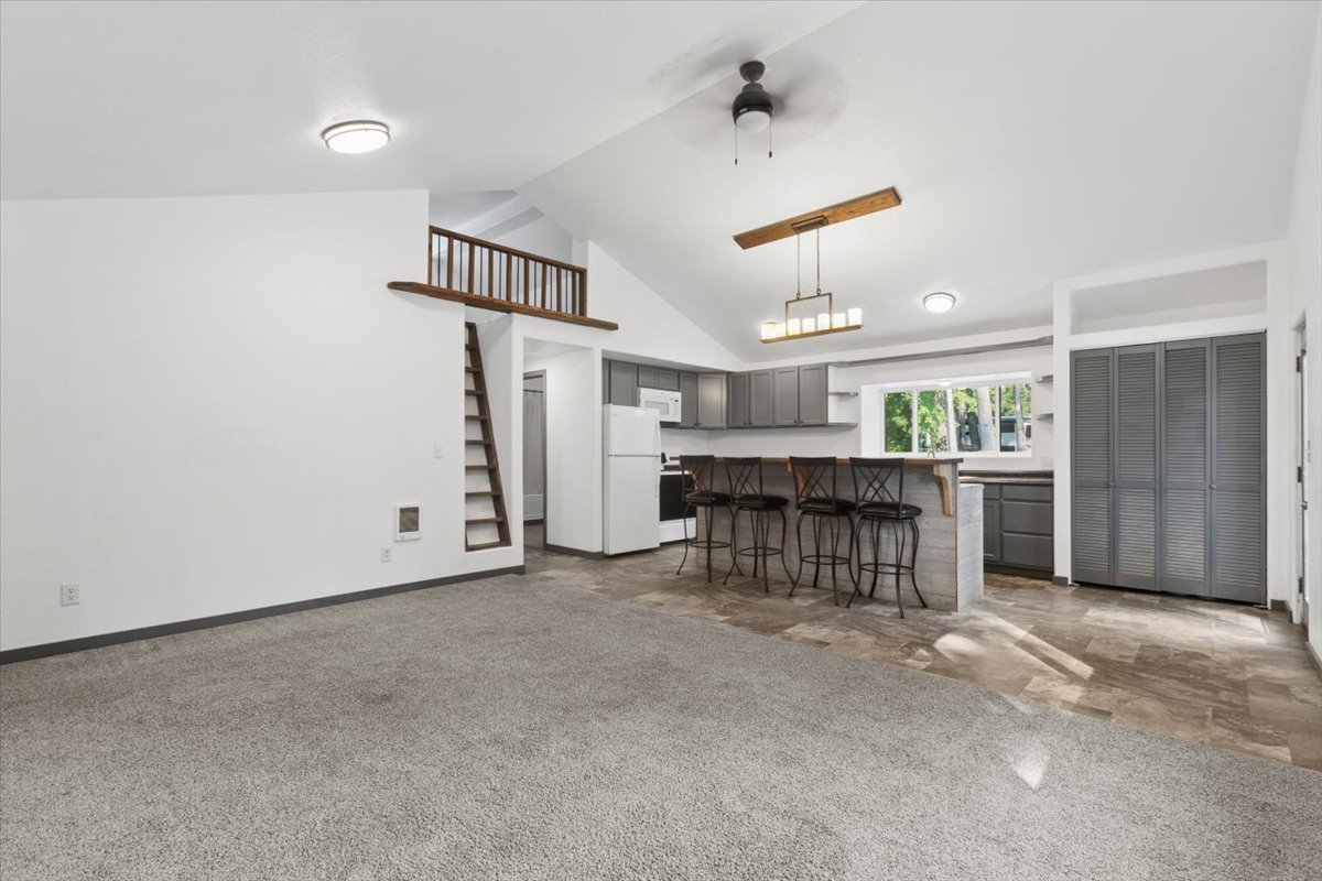 2034 Foothill Road Property Photo 40