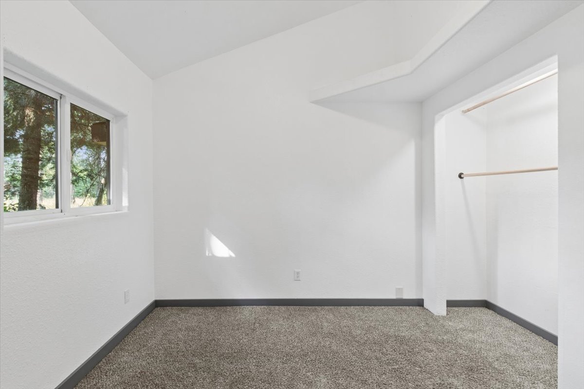 2034 Foothill Road Property Photo 43