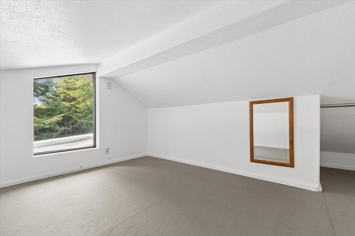 2034 Foothill Road Property Photo 47
