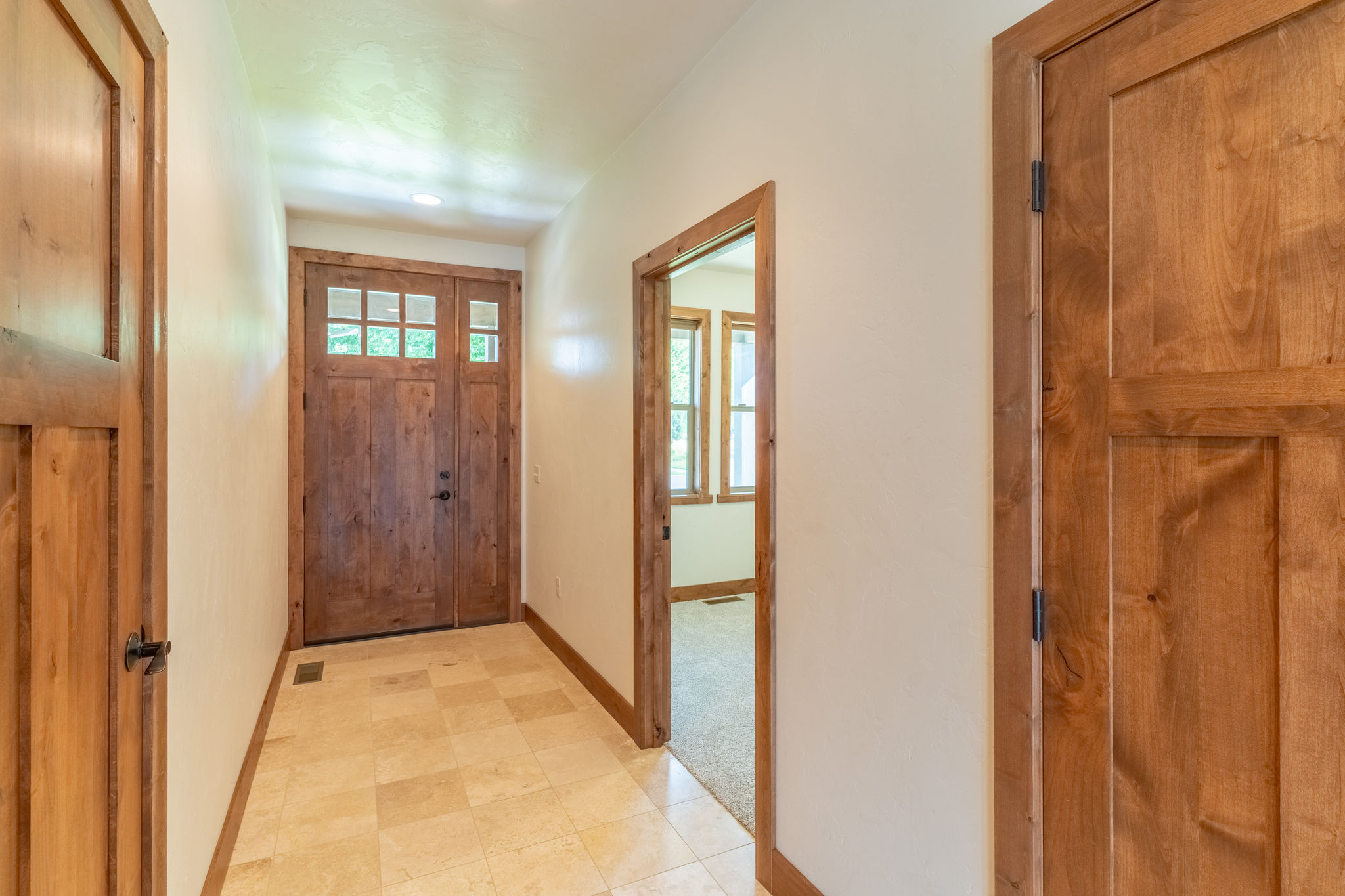 204 Bluebunch Court Property Photo 3