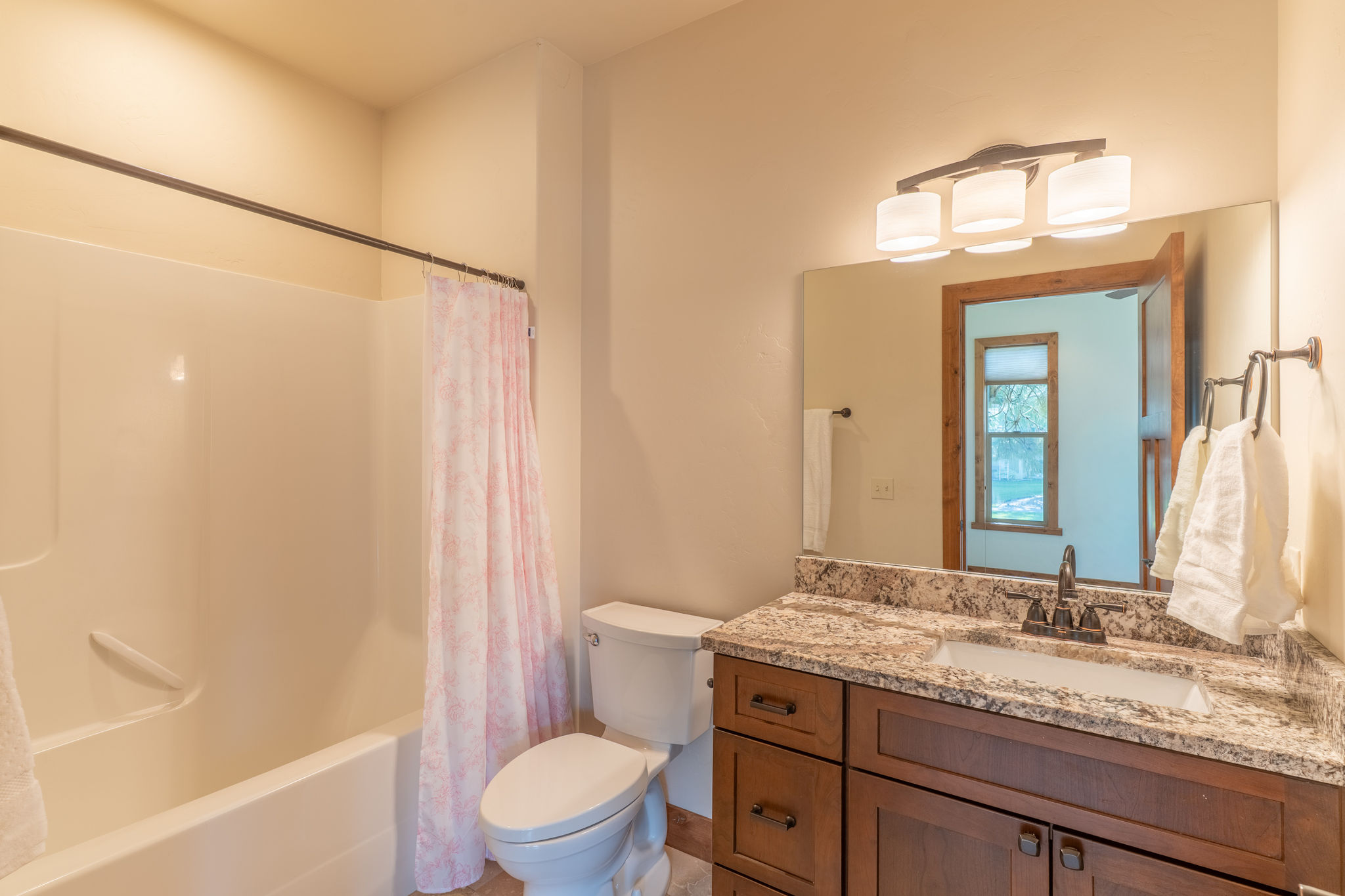 204 Bluebunch Court Property Photo 24