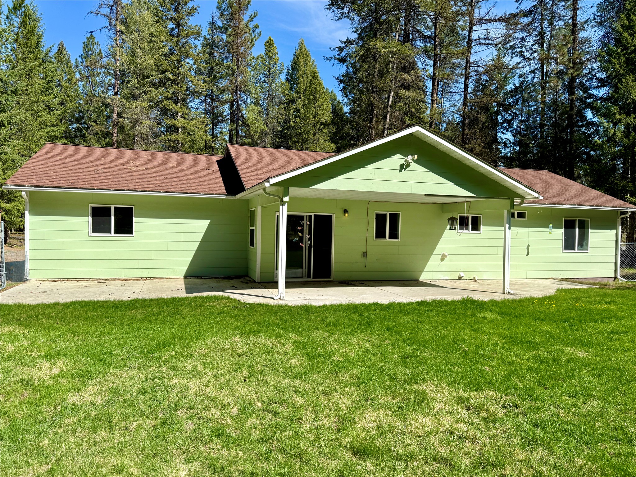320 Remps Road Property Photo 4