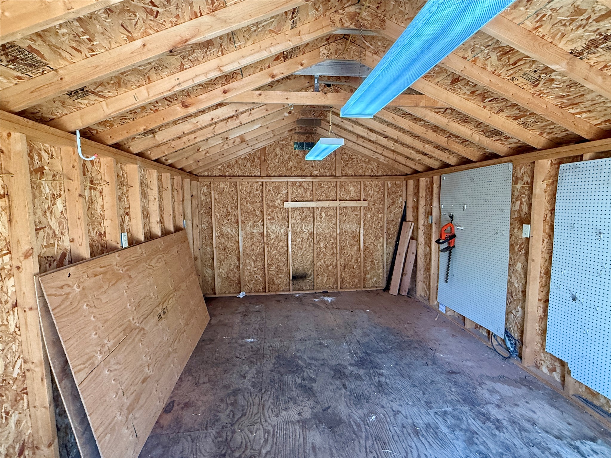 320 Remps Road Property Photo 11