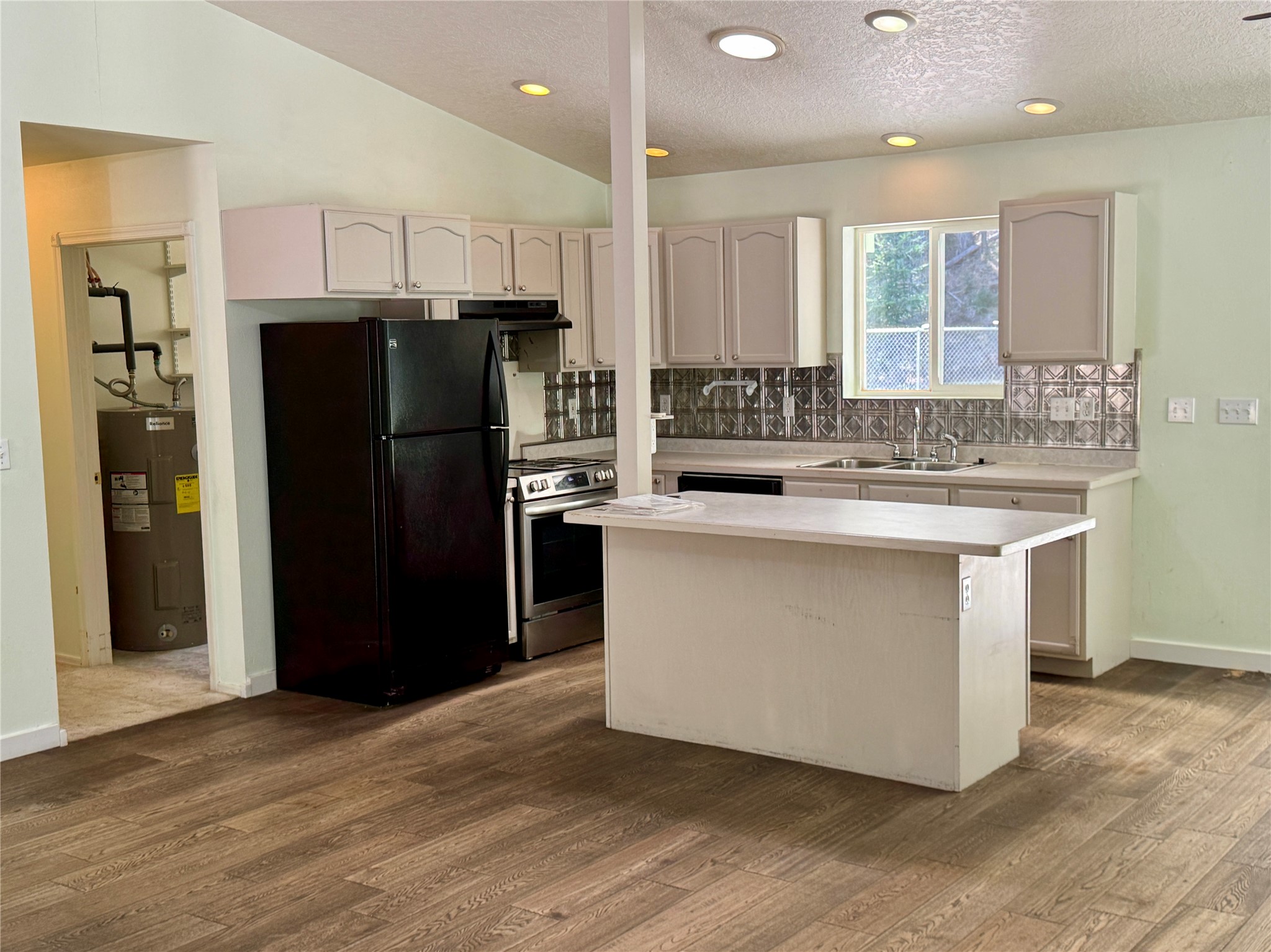320 Remps Road Property Photo 18