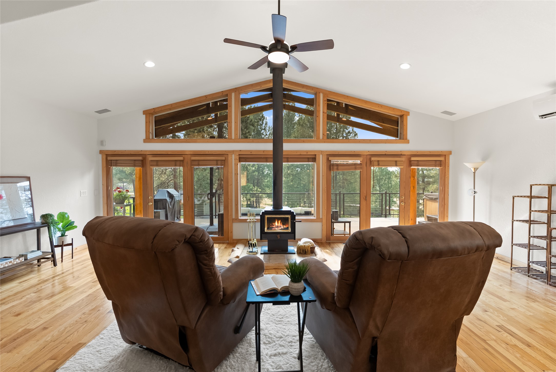 156 El Capitan Loop Property Photo 3