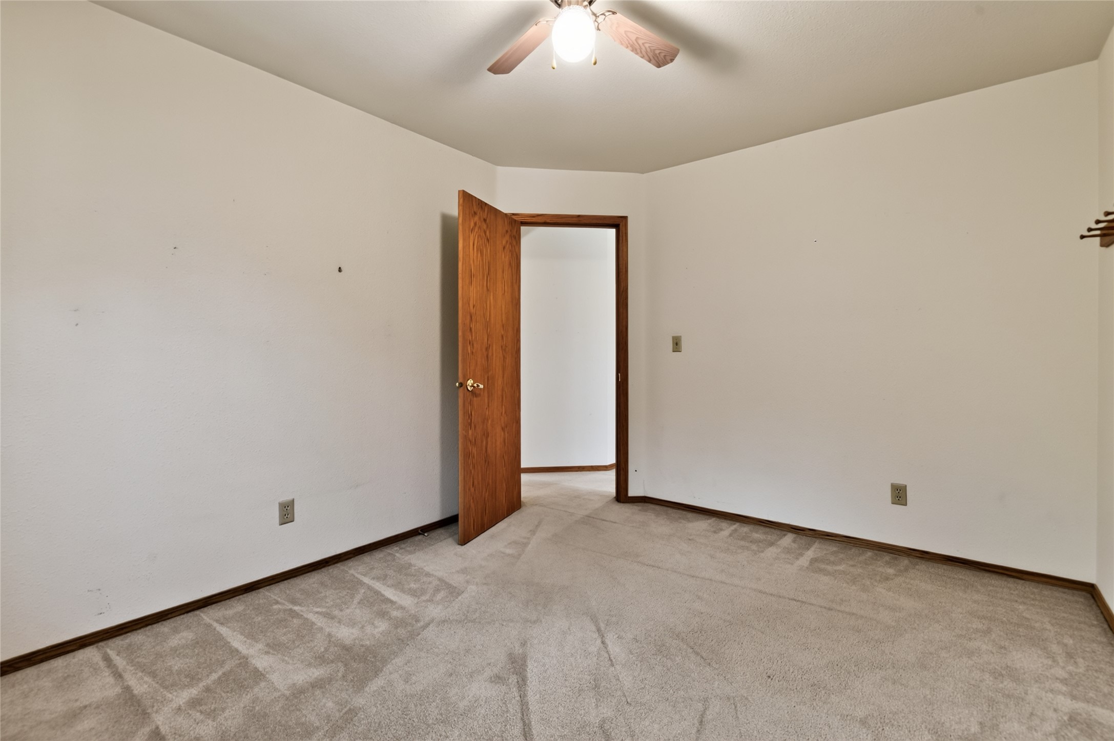829 S California Street Property Photo 33