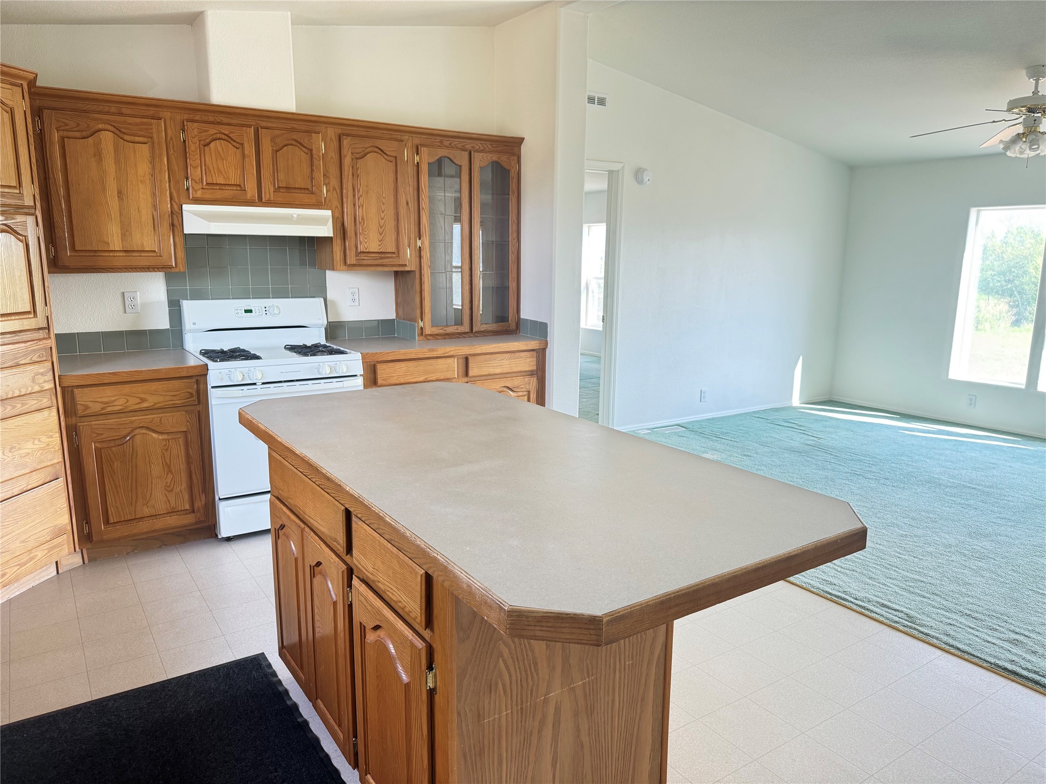 7155 Montana Avenue Property Photo 7
